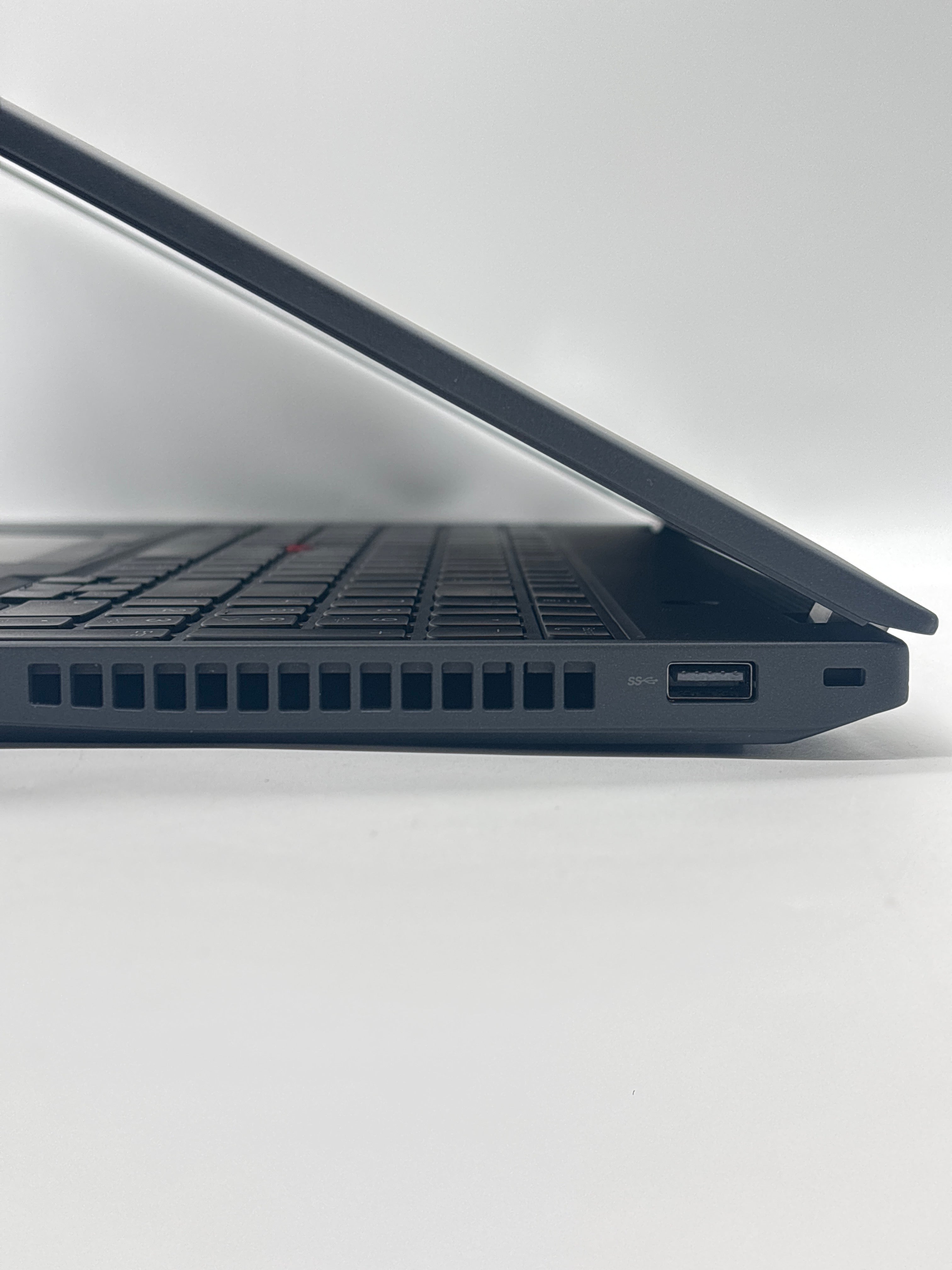 Lenovo ThinkPad P16s Gen 2 i7-1370P 64GB RAM 1TB SSD RTX A500 - Warranty
