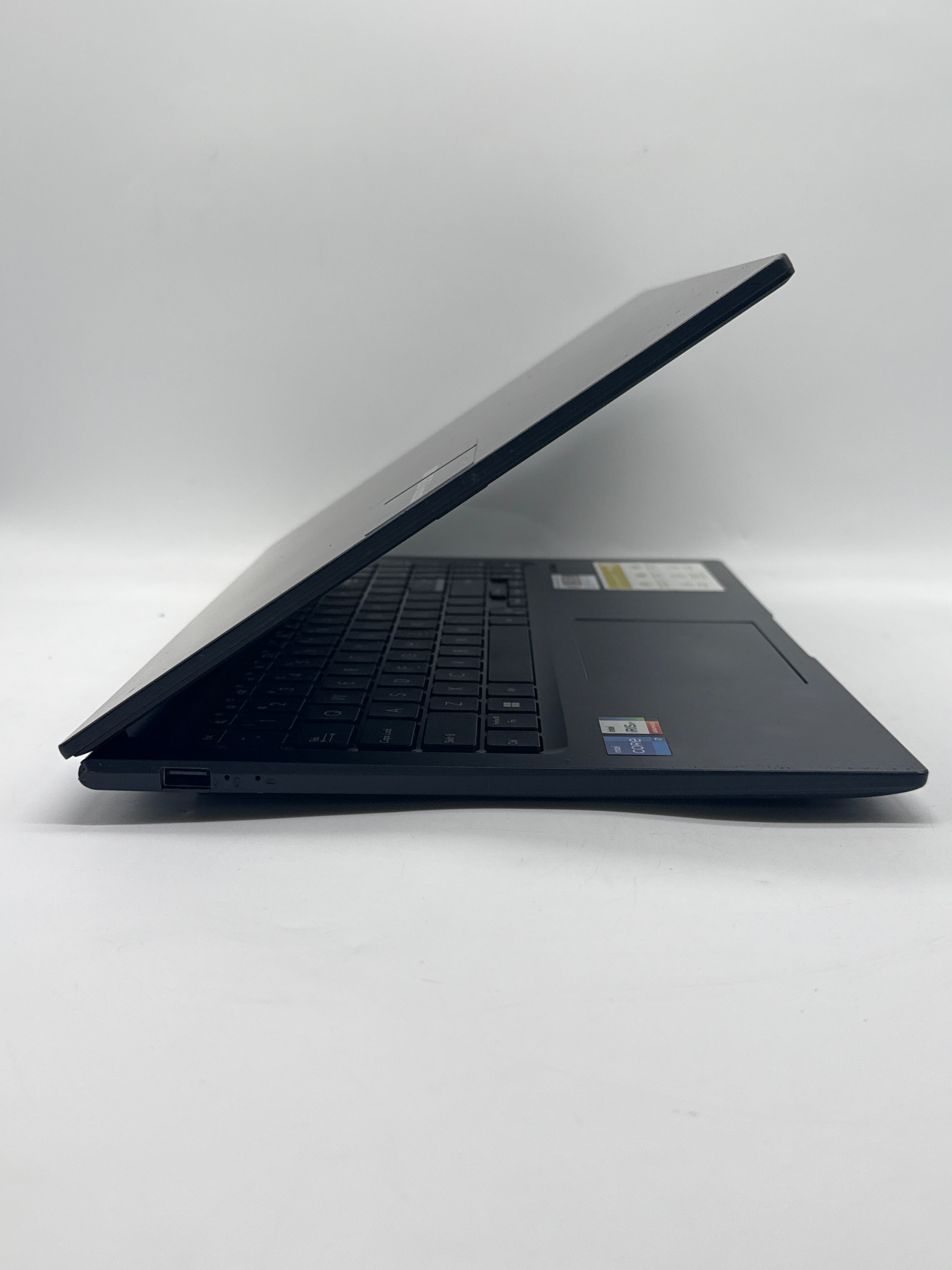 Asus Vivobook 15 F1504V Intel i7 8GB RAM 256GB SSD - Bios Locked/Remotely Managed