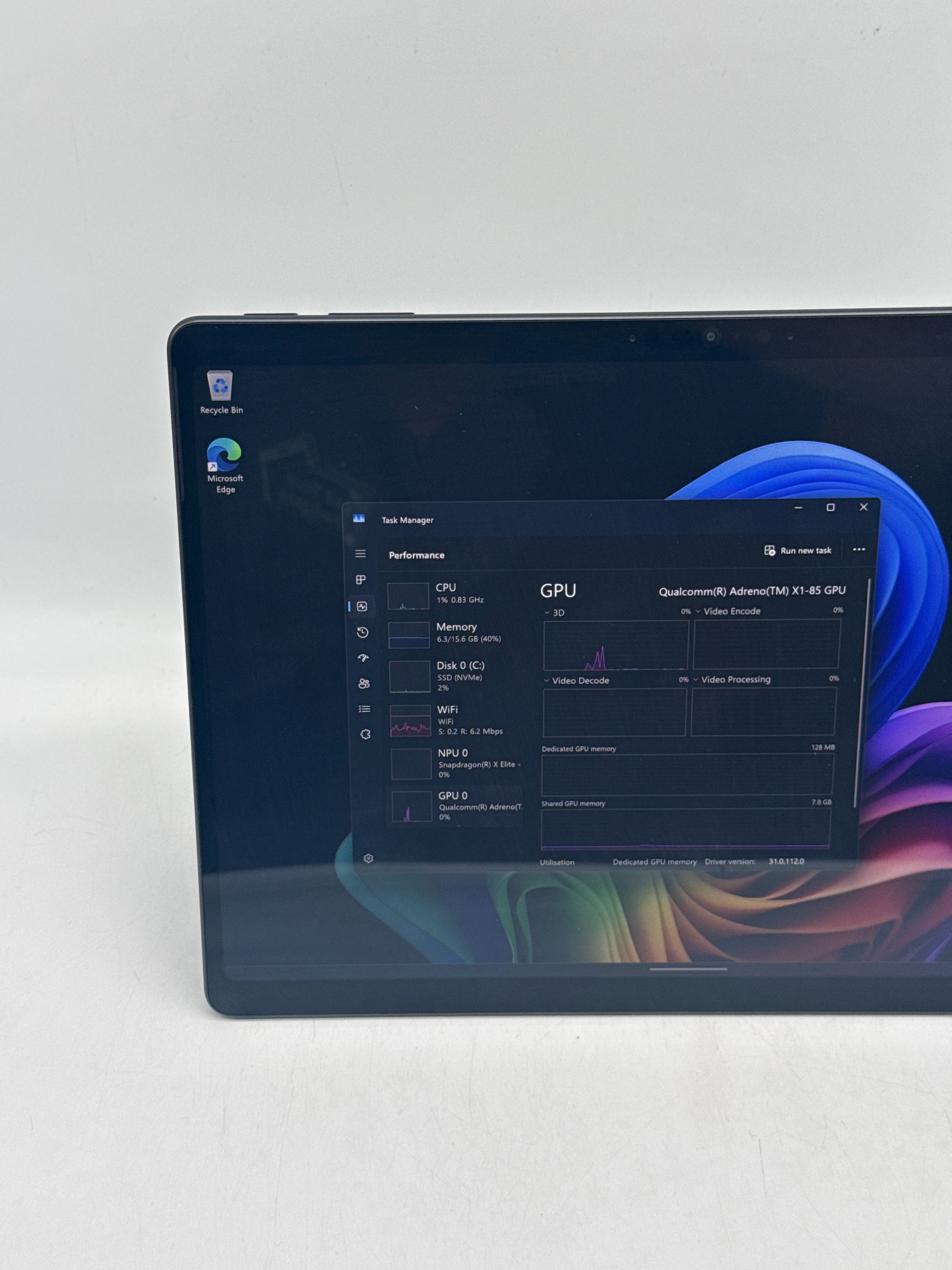 Microsoft Surface Pro 11 2076 Snapdragon X 12-Core 16GB RAM 256GB SSD