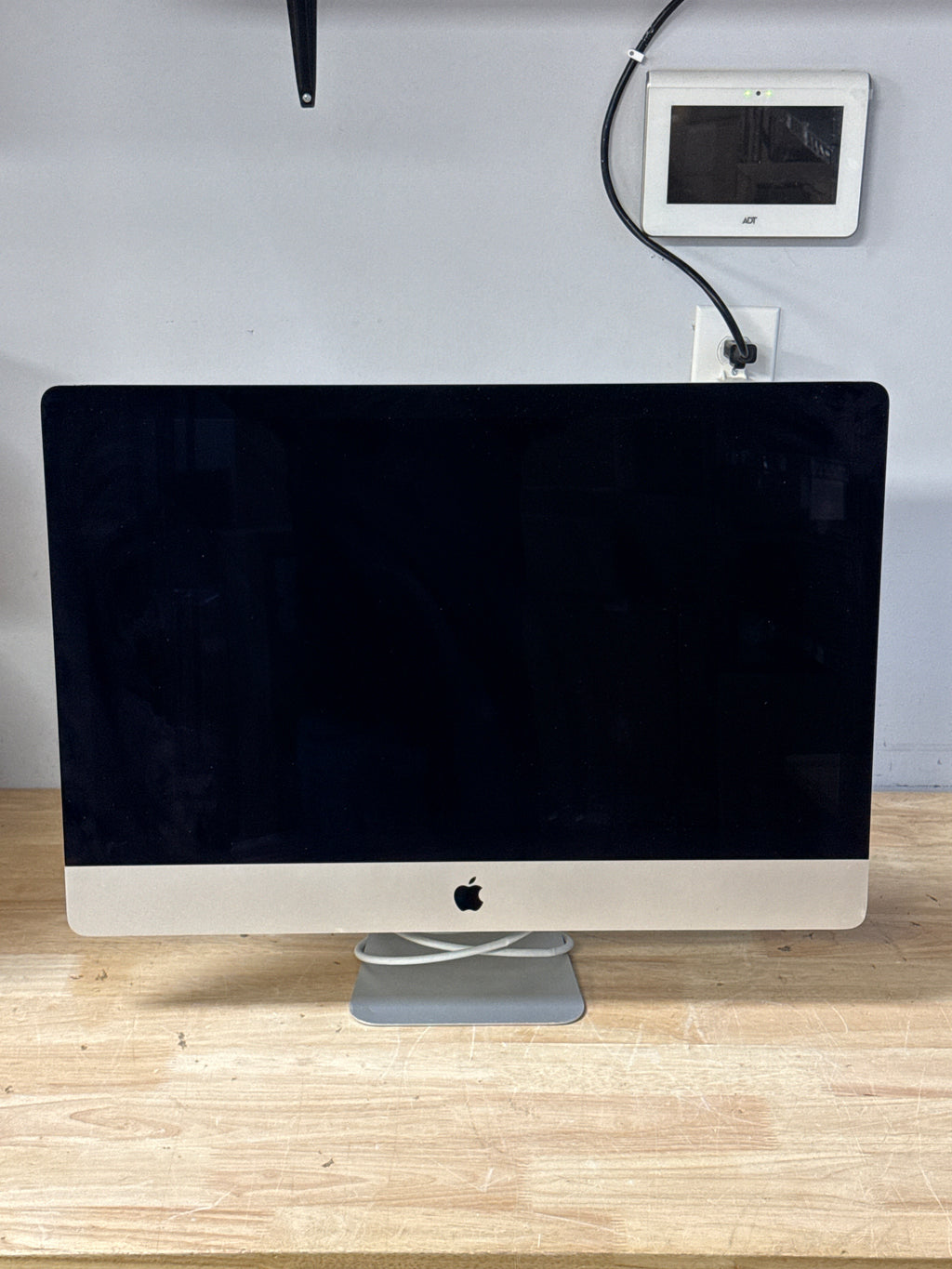 Apple iMac 27" 5K A2115 Core i5 8GB 512GB SSD Radeon Pro 5300 Silver - For Parts