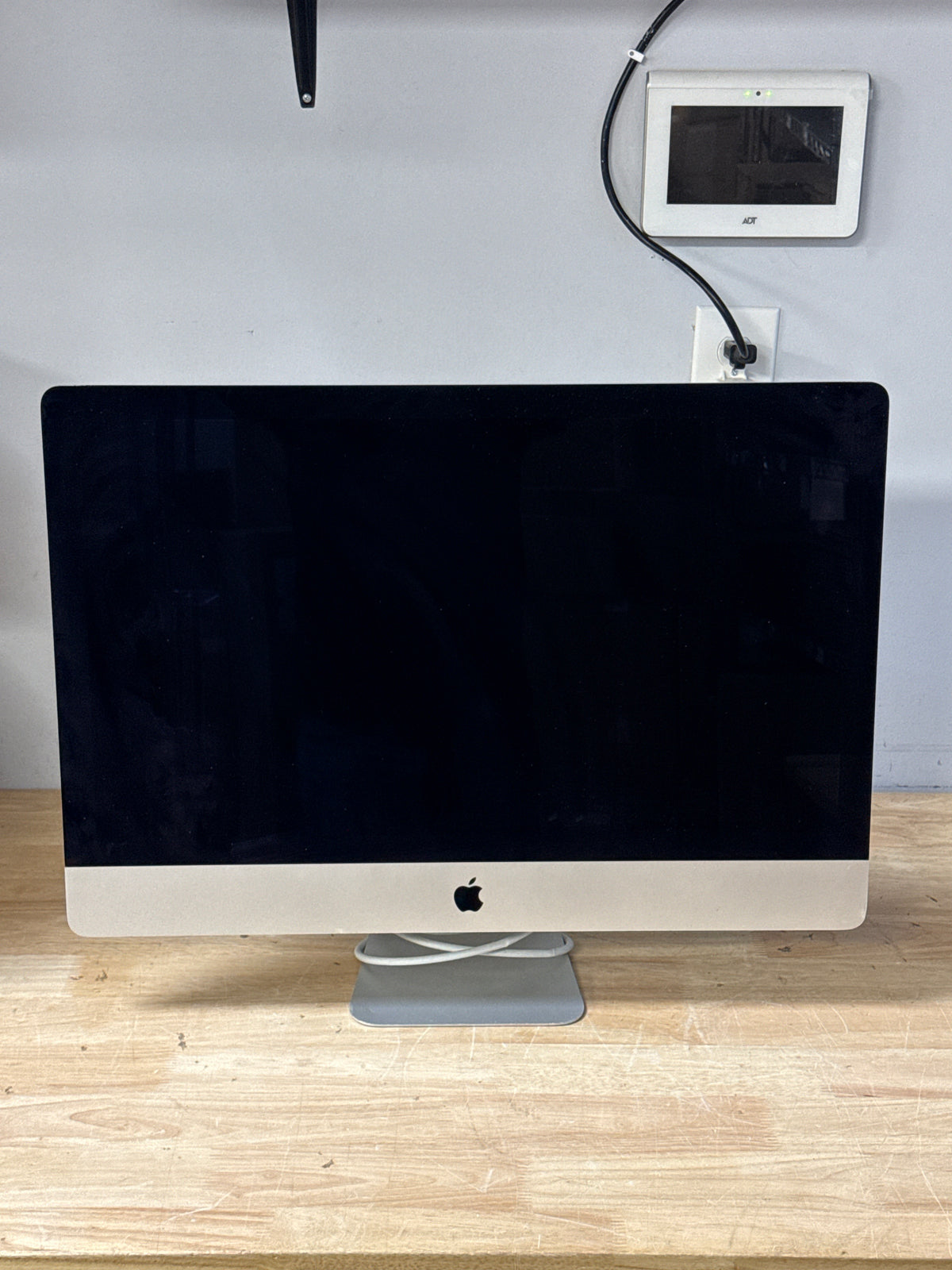 Apple iMac 27" 5K A2115 Core i5 8GB 512GB SSD Radeon Pro 5300 Silver - For Parts