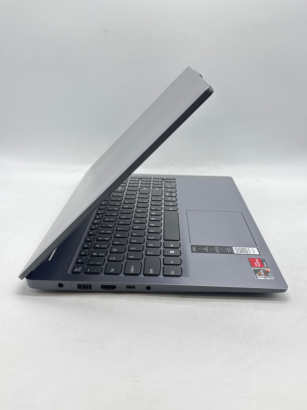 Lenovo IdeaPad Slim 3 15ABR8 Ryzen 7 5825U 16GB RAM 512GB SSD Gray - Used