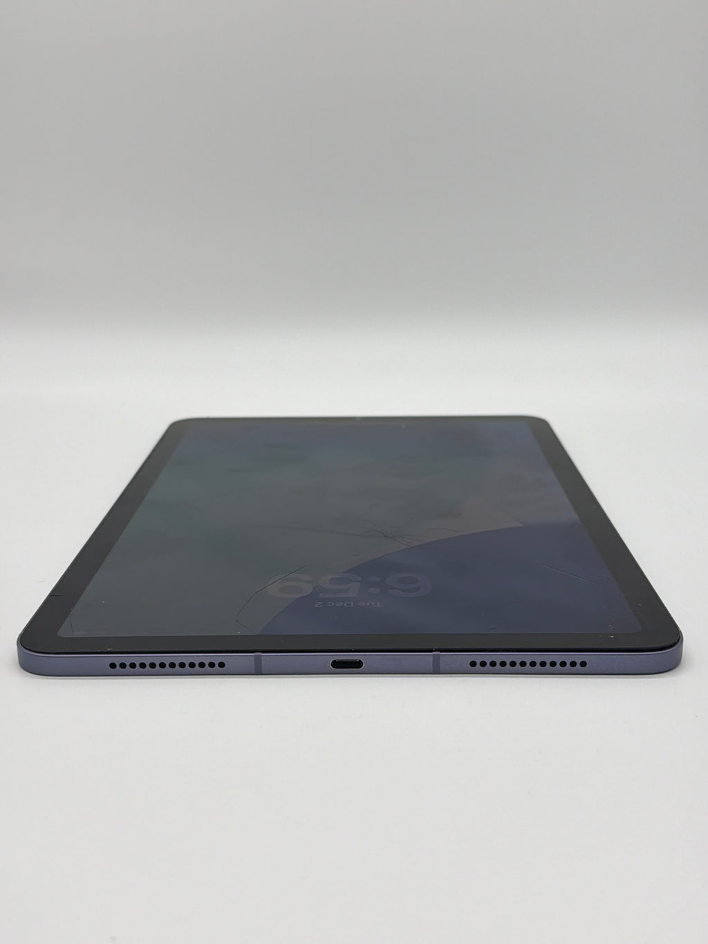 Broken Apple iPad Air 5th Gen 10.9" 8GB RAM 64GB MME93LL/A Purple Factory Unlocked