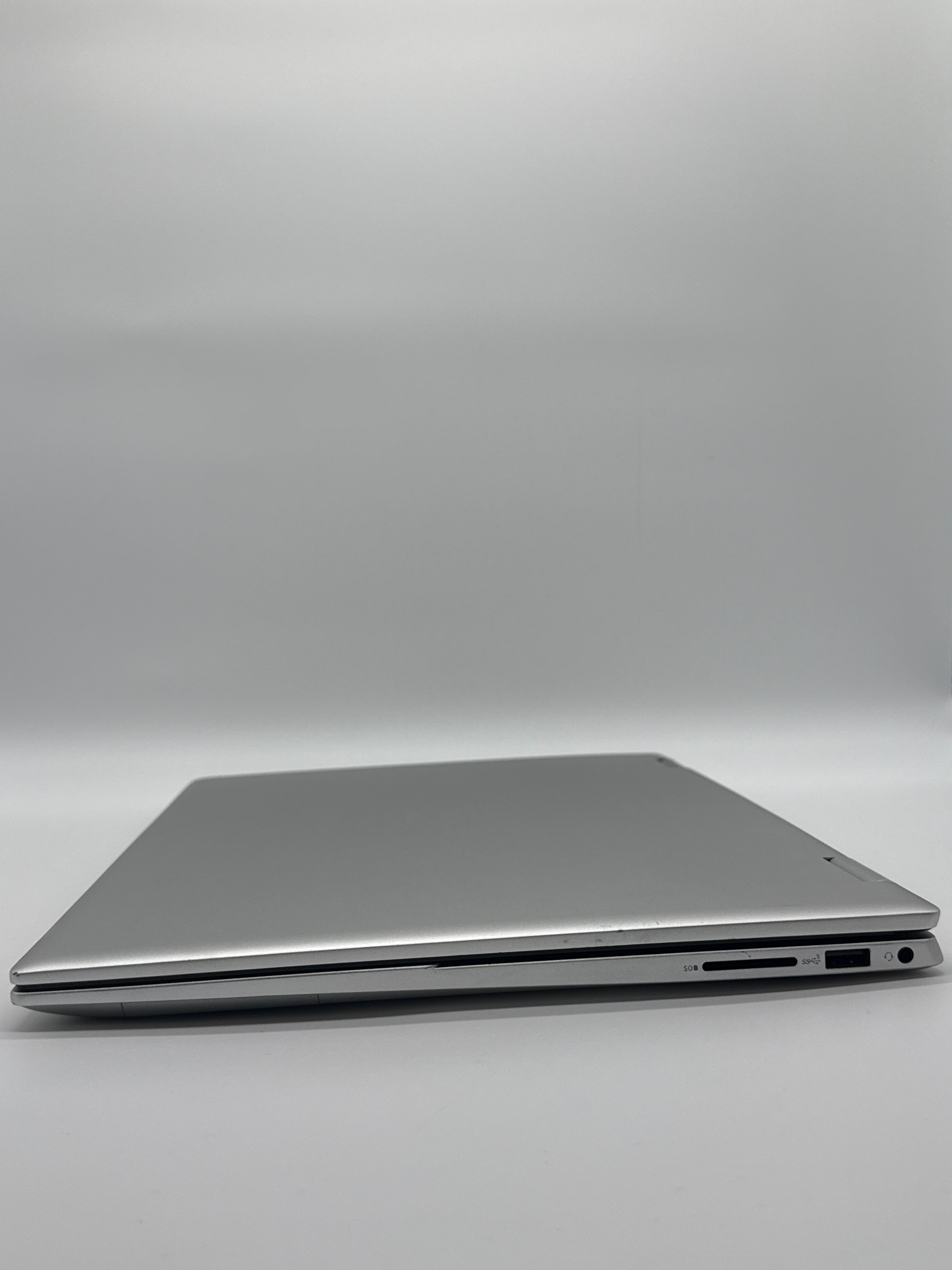 Dell Inspiron 16 7630 2-in-1 i7-1360P 16GB 1TB SSD - Bent USB port/Fully Functional