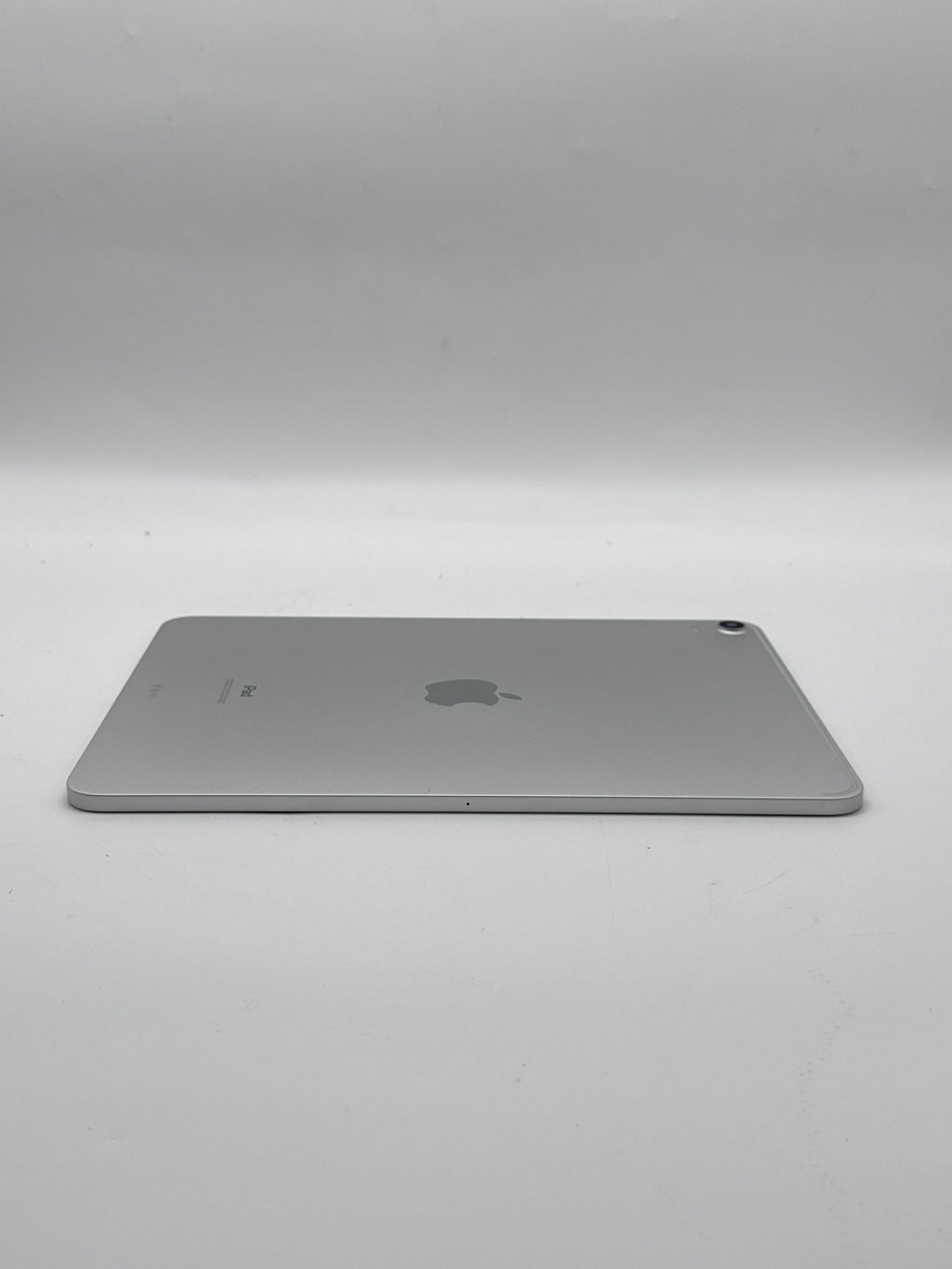 Apple iPad Pro 11in 1st Gen 64GB Wi-Fi Silver Bad Charging Port Read