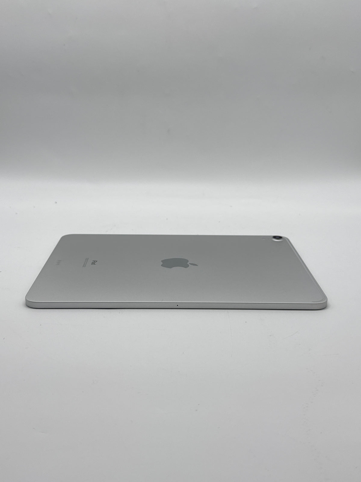 Apple iPad Pro 11in 1st Gen 64GB Wi-Fi Silver Bad Charging Port Read