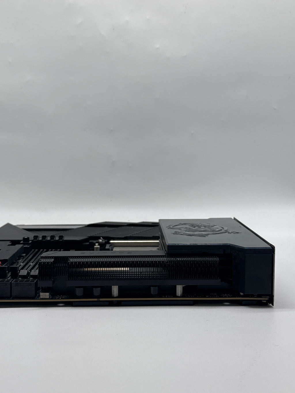 MSI MEG X870E GODLIKE AMD AM5 E-ATX Motherboard Missing CPU Retention Read