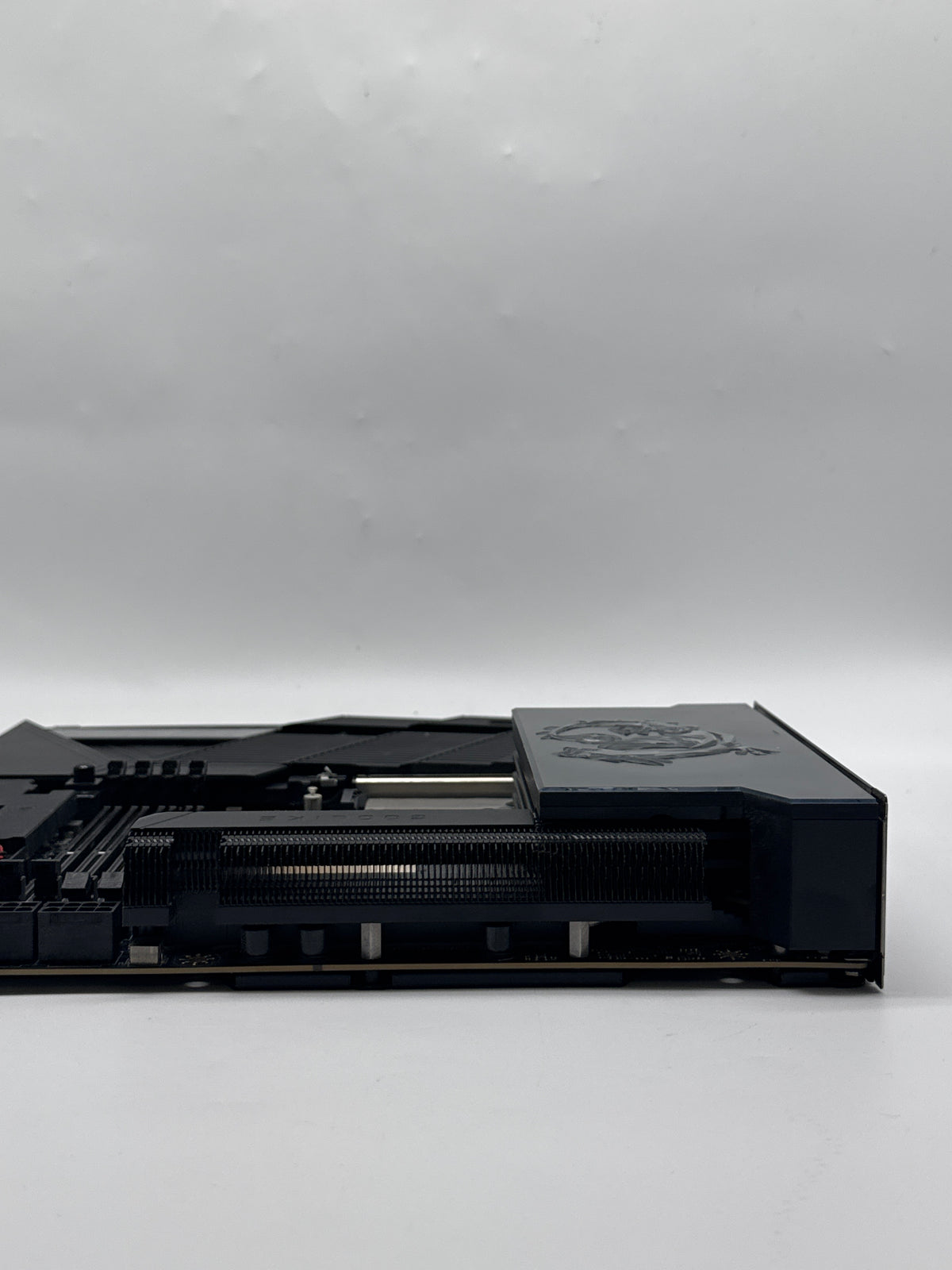 MSI MEG X870E GODLIKE AMD AM5 E-ATX Motherboard Missing CPU Retention Read