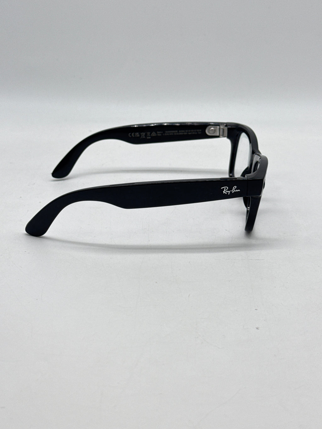 Ray-Ban Meta Wayfarer Smart Glasses RW4006 Shiny Black - Used