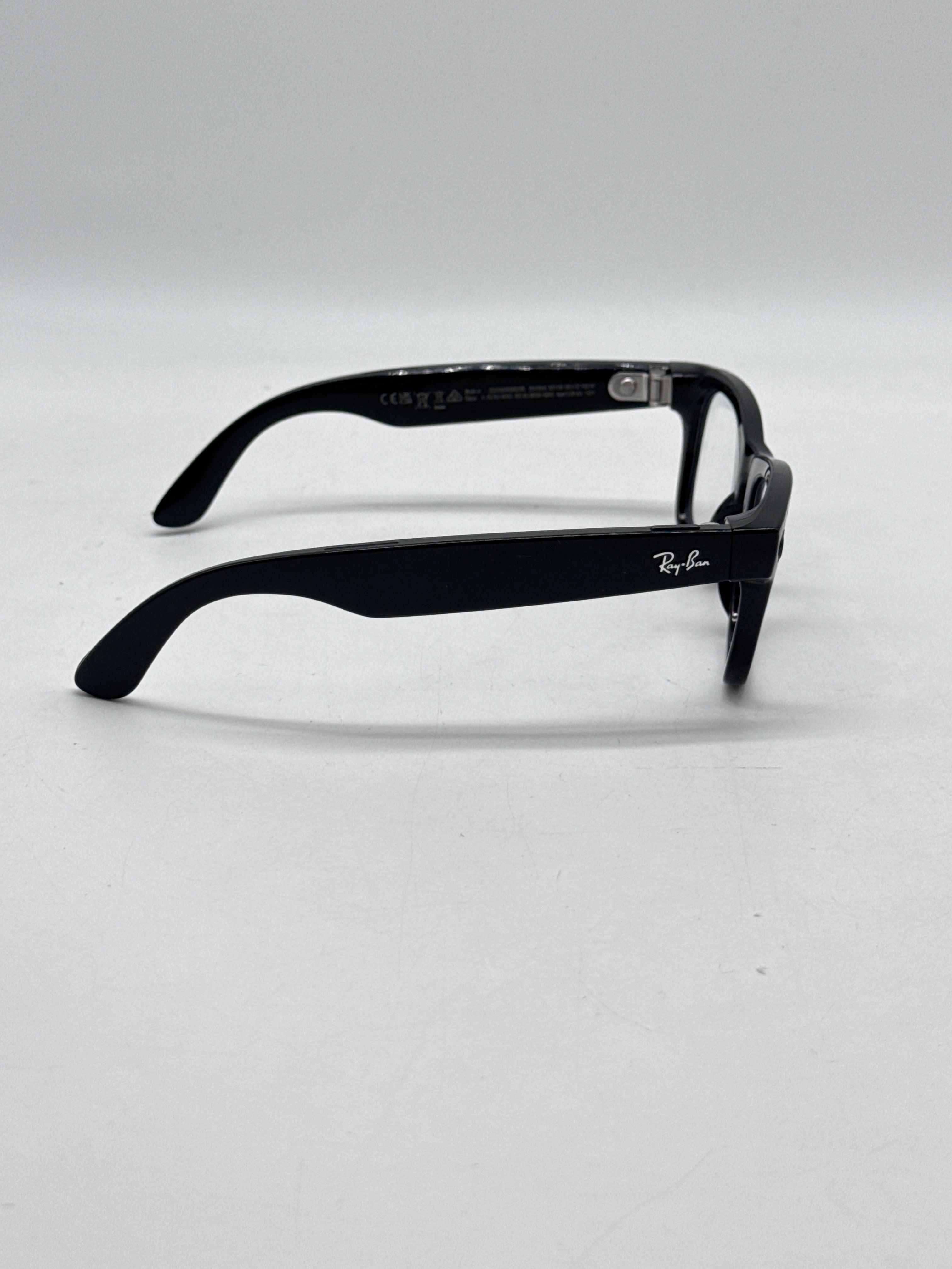 Ray-Ban Meta Wayfarer Smart Glasses RW4006 Shiny Black - Used