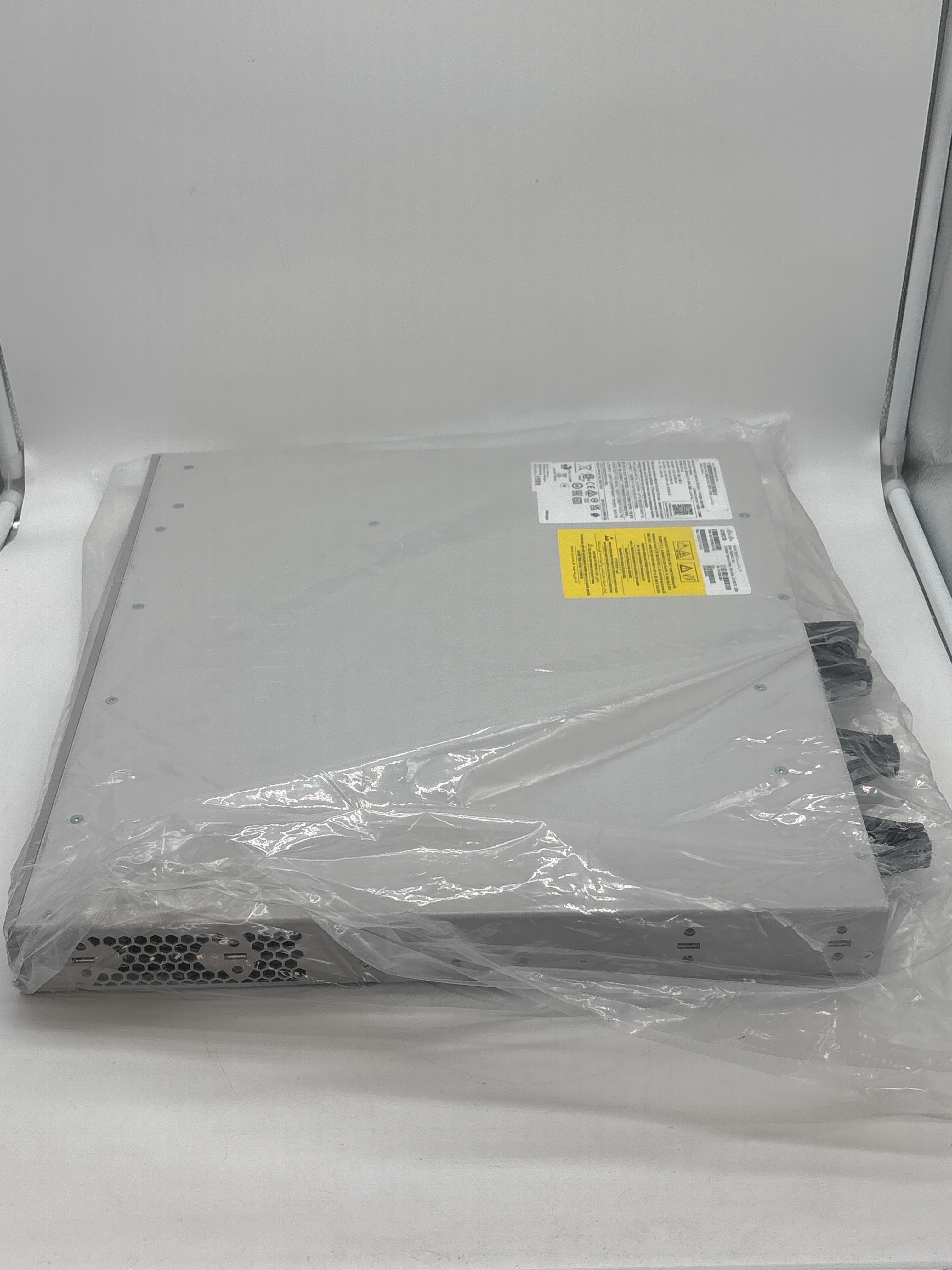 Cisco C9300L-24T-4X Catalyst Switch 24-Port Rack Mountable - New No Box