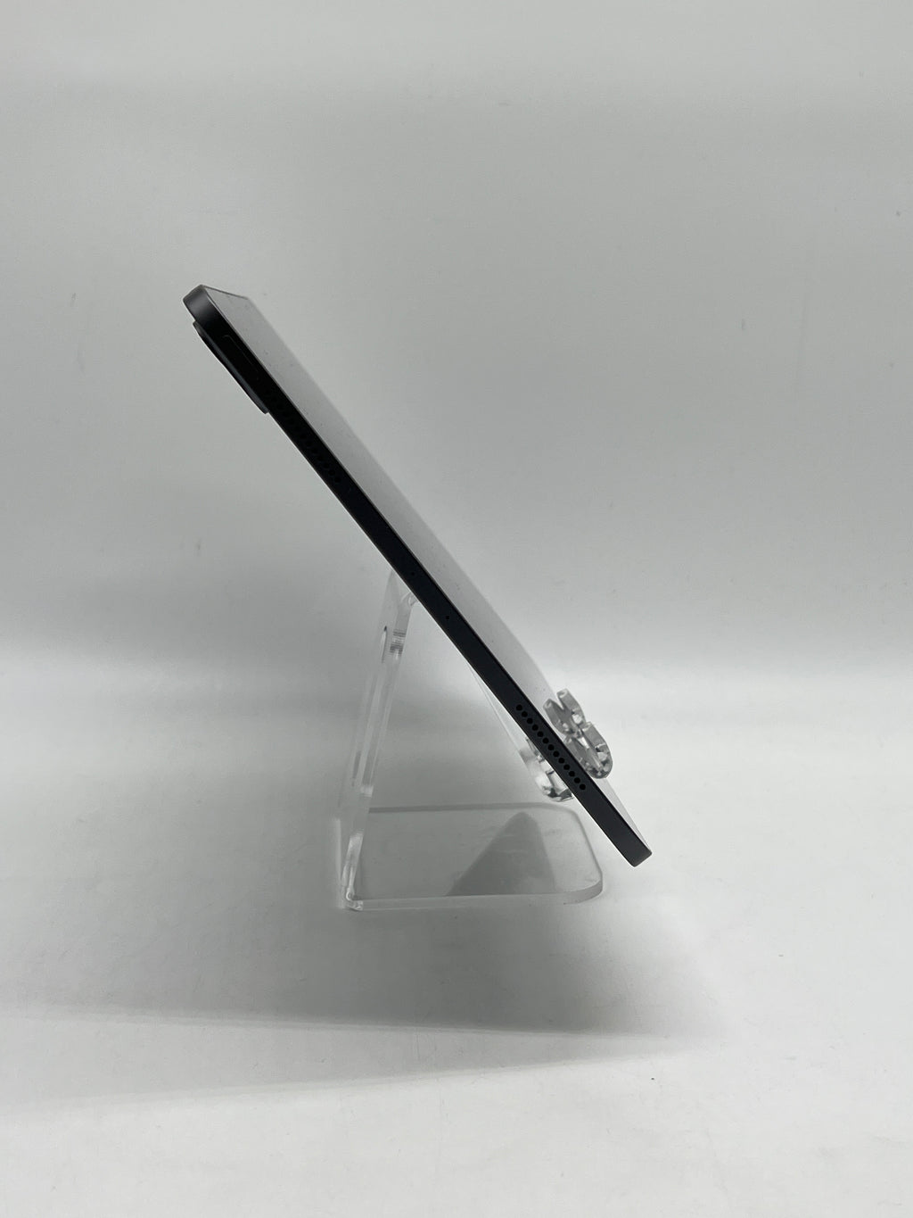 Apple iPad Pro 11" 2nd Gen A2228 128GB Wi‑Fi W Apple Pencil  - Used