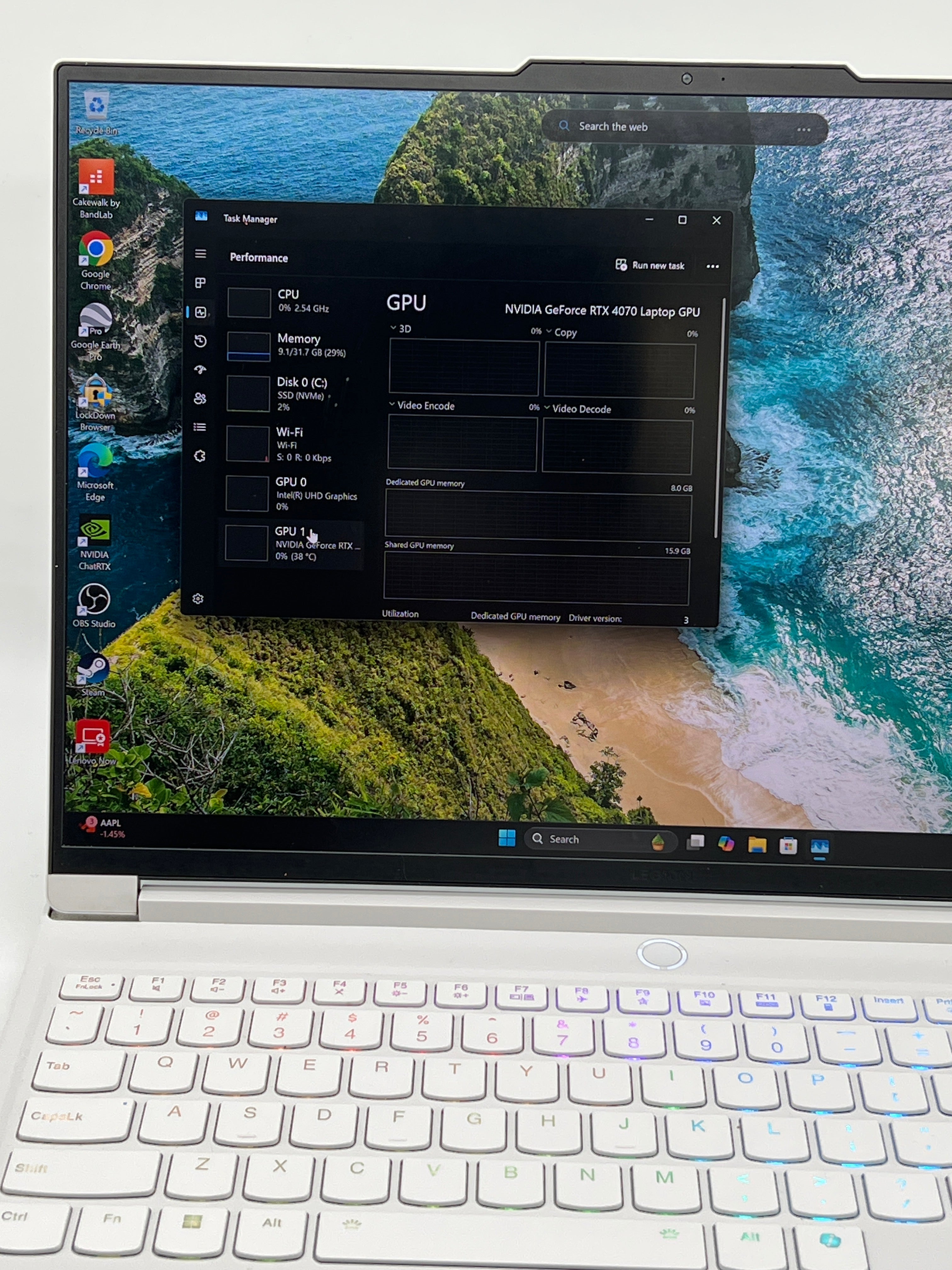 Lenovo Legion 7 16IRX9 16 inch i9-14900HX 32GB 1TB RTX 4070 White