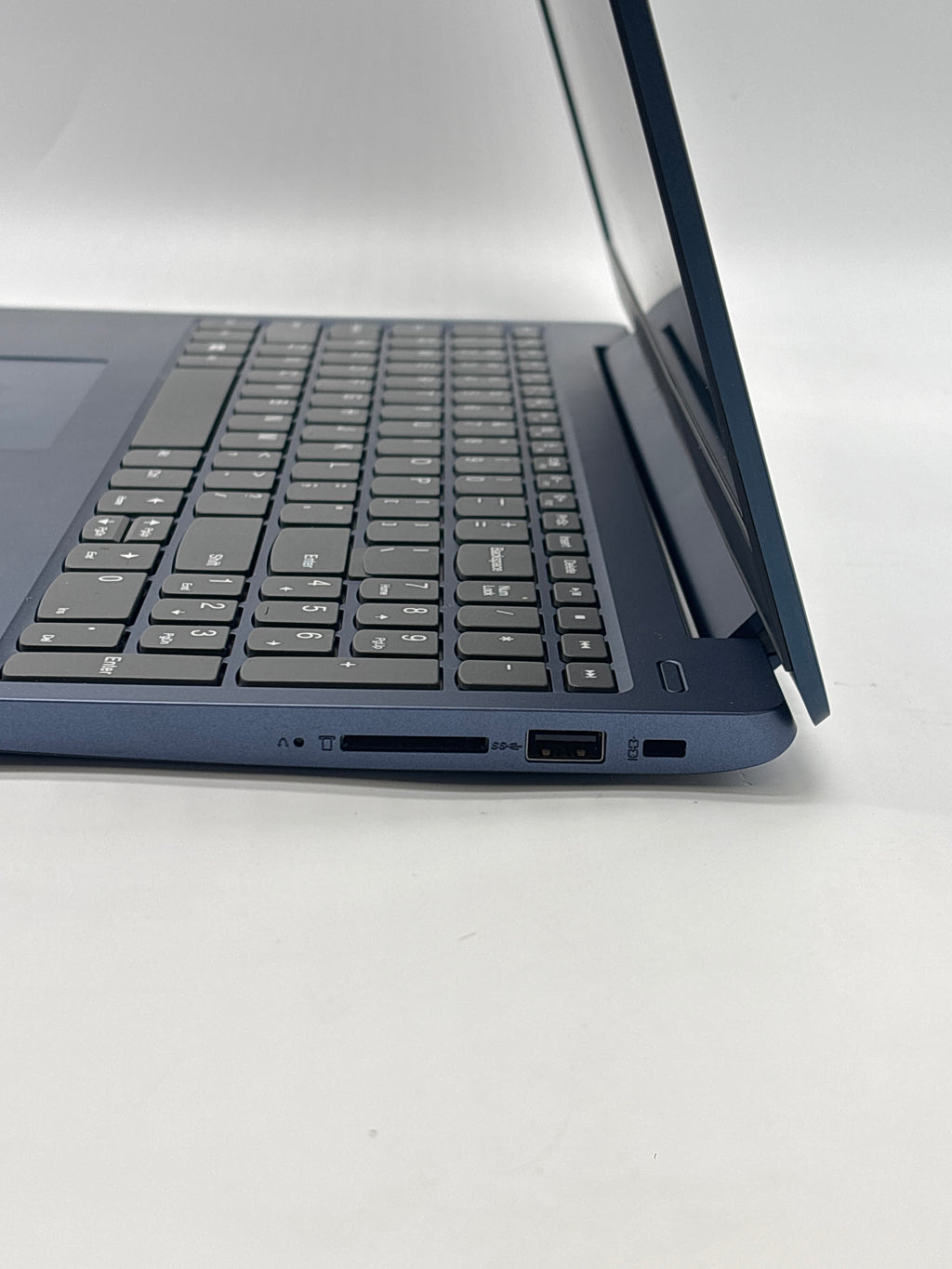 Lenovo IdeaPad 330S-15IKB  i5-8250U 4GB RAM 1TB SSD - Used