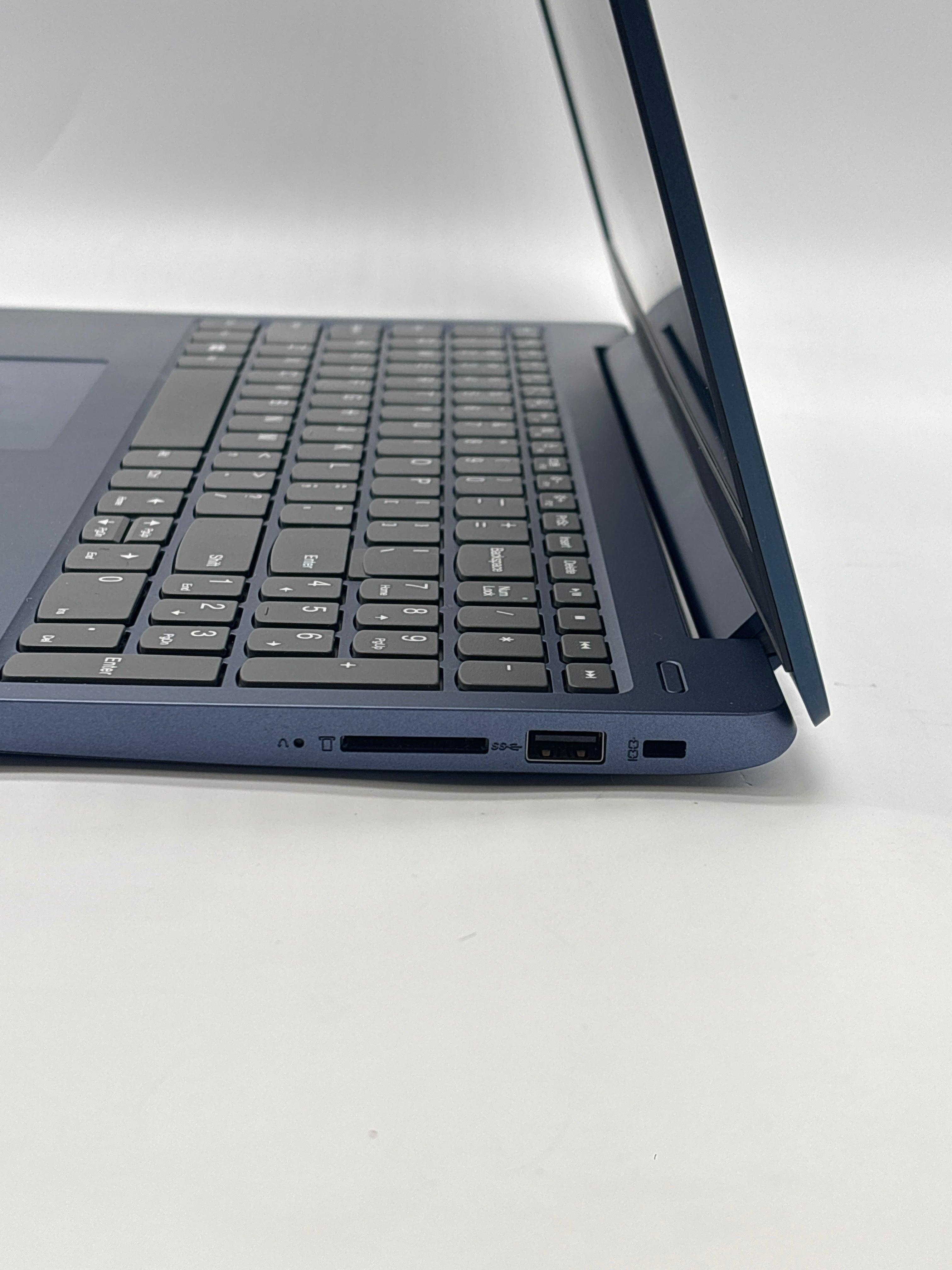 Lenovo IdeaPad 330S-15IKB  i5-8250U 4GB RAM 1TB SSD - Used