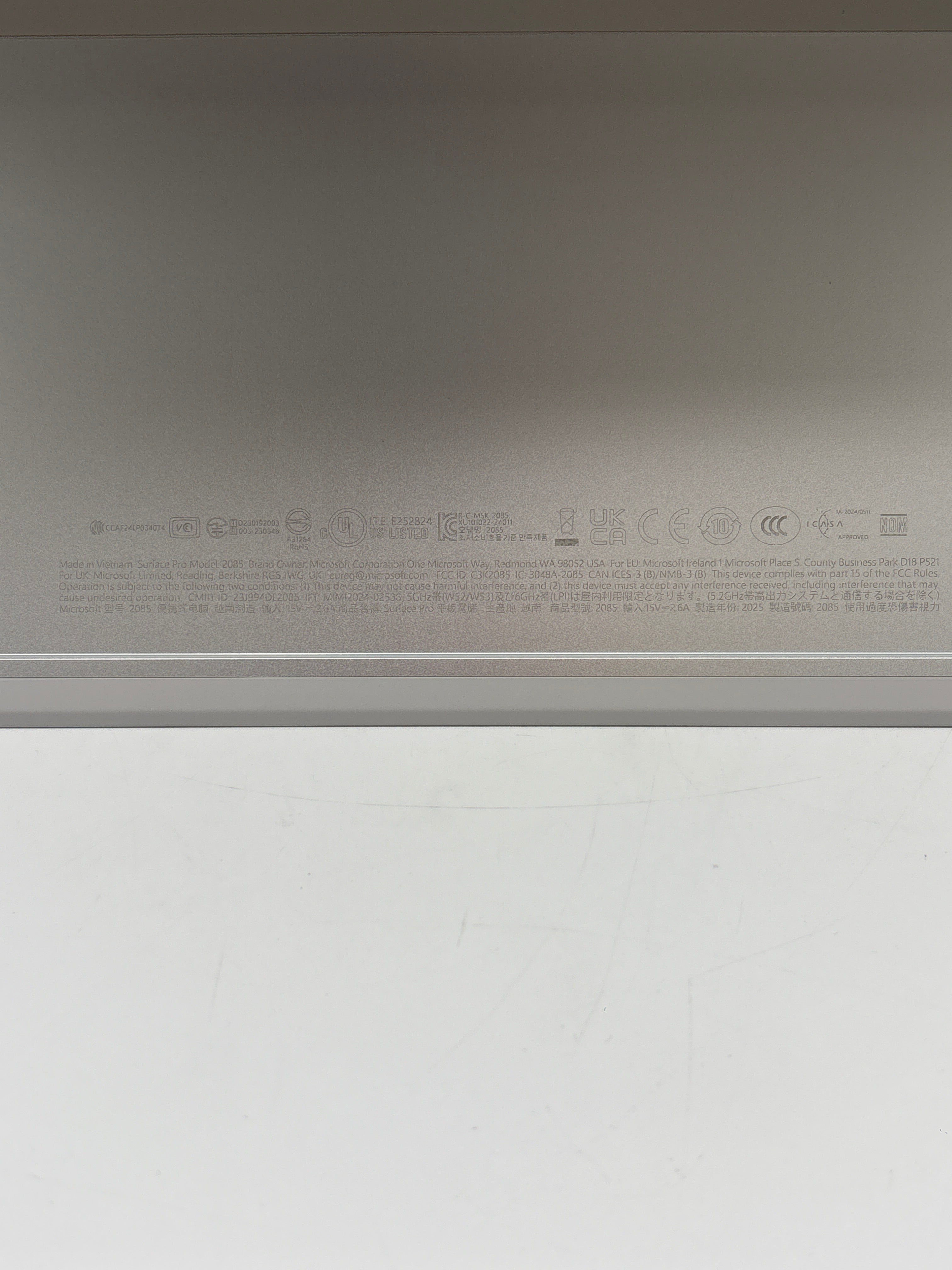 Microsoft Surface Pro 2085 11th Edition Snapdragon X 10-Core 16GB RAM 256GB SSD