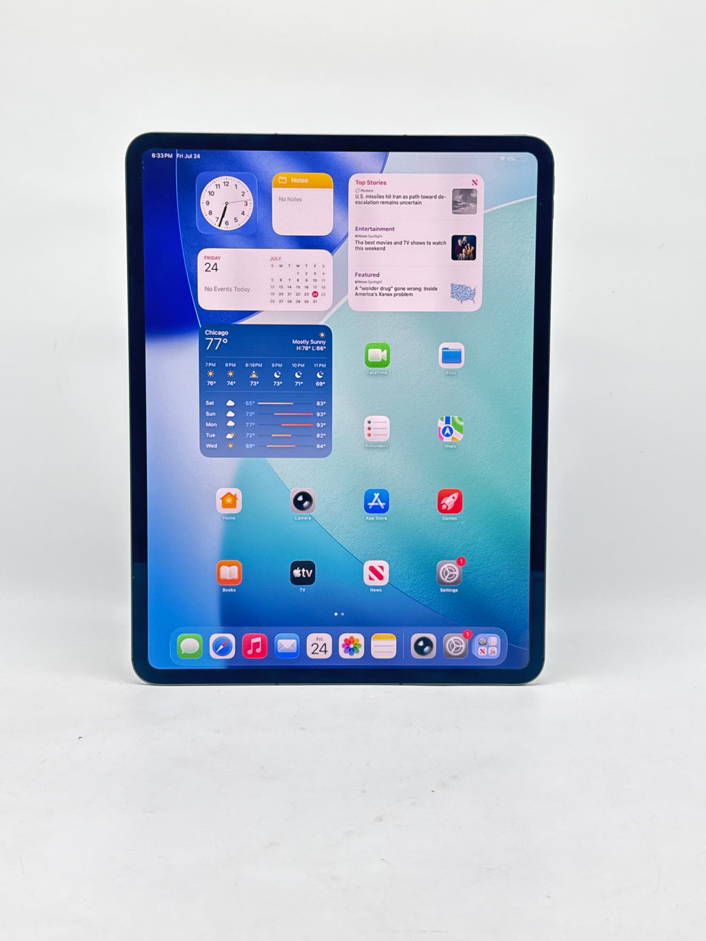 Apple iPad Pro 13" M4 A2926 1TB Wi-Fi + Cell Unlocked - Used