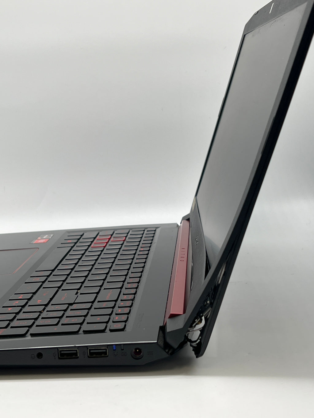 Acer Nitro 5 AN515-42 Ryzen 5-2500u 8GB Ram 1TB HDD RX 560X - For Parts Read