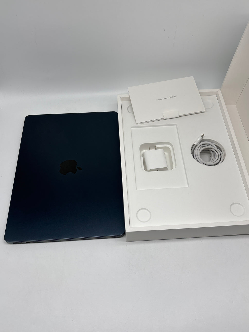 Apple MacBook Air 13" M4 A3240 16GB RAM 256GB SSD - Used with Box