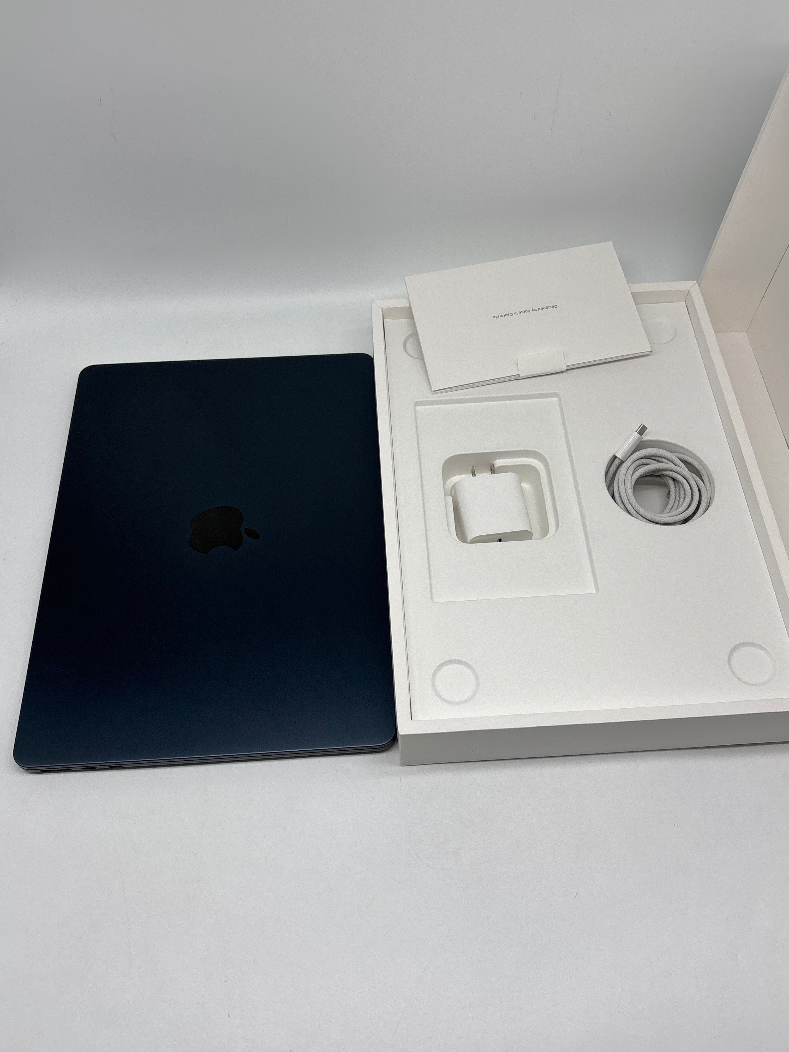 Apple MacBook Air 13" M4 A3240 16GB RAM 256GB SSD - Used with Box