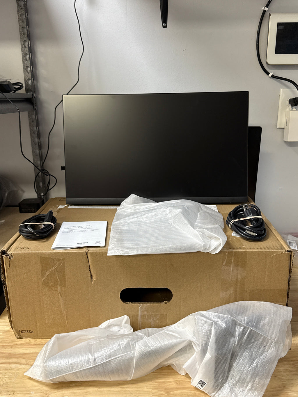 Dell P2222H 22" IPS HD Monitor - Black - DisplayPort, HDMI, USB 3.0, VGA