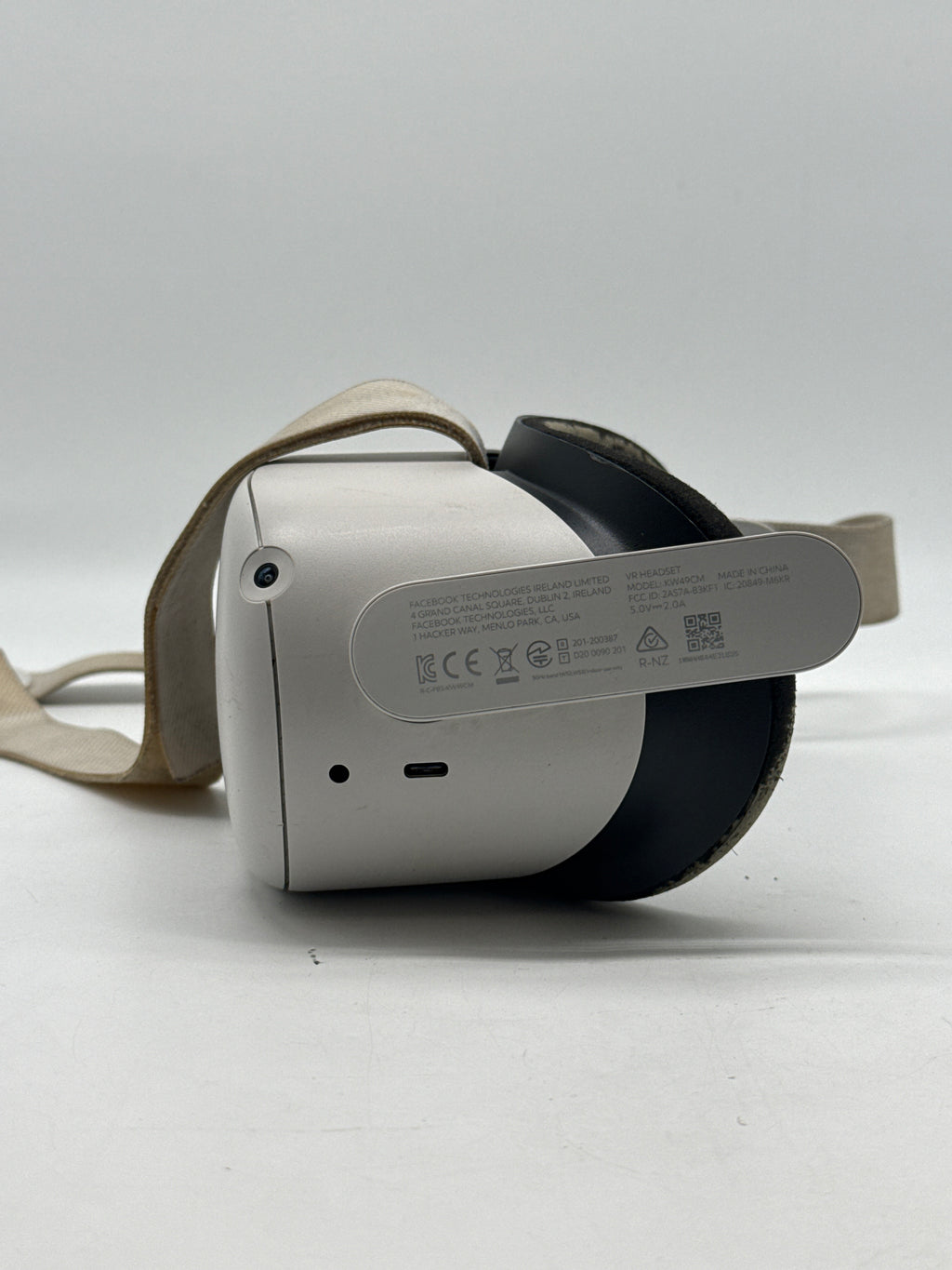 Meta Oculus Quest 2 64 GB VR Headset White - For Parts
