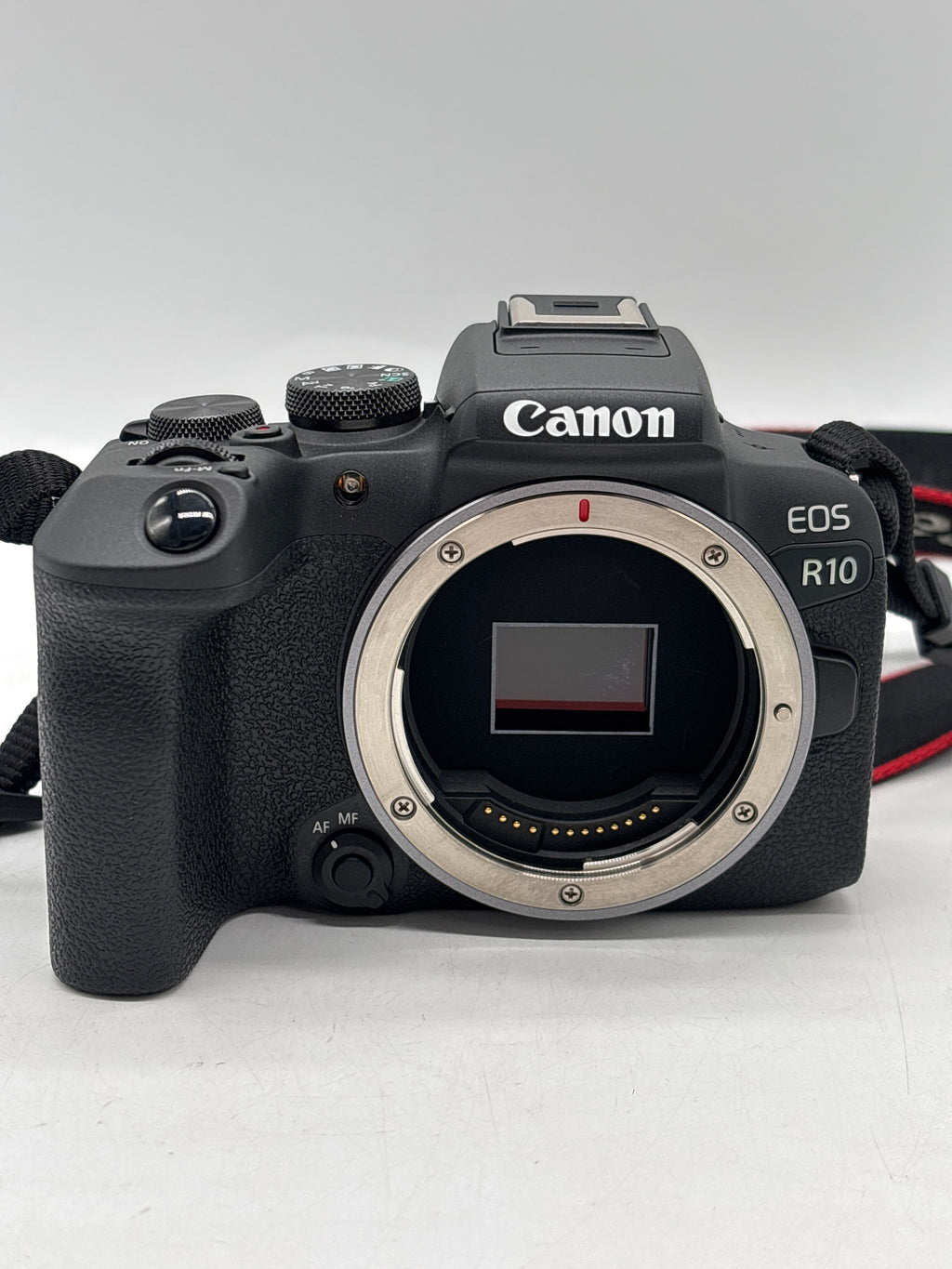 Canon EOS R10 w/ RF-S 18-45mm Lens Digital Camera Kit Black Used
