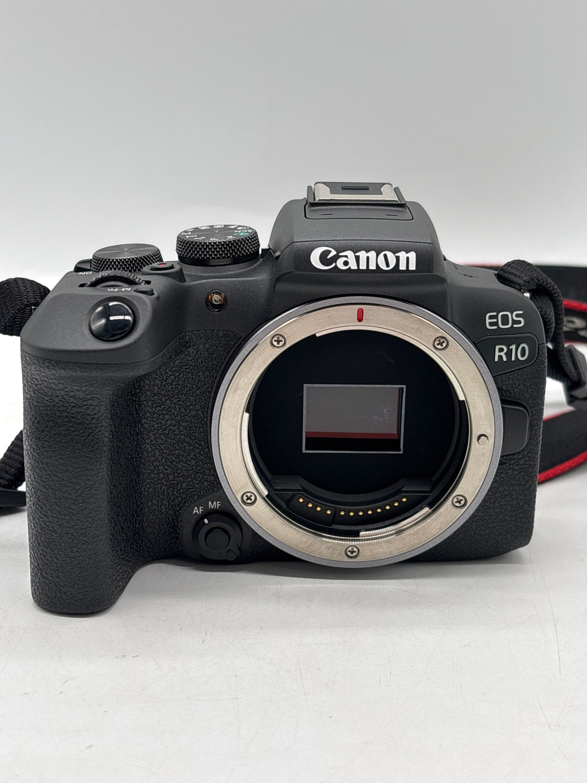 Canon EOS R10 w/ RF-S 18-45mm Lens Digital Camera Kit Black Used