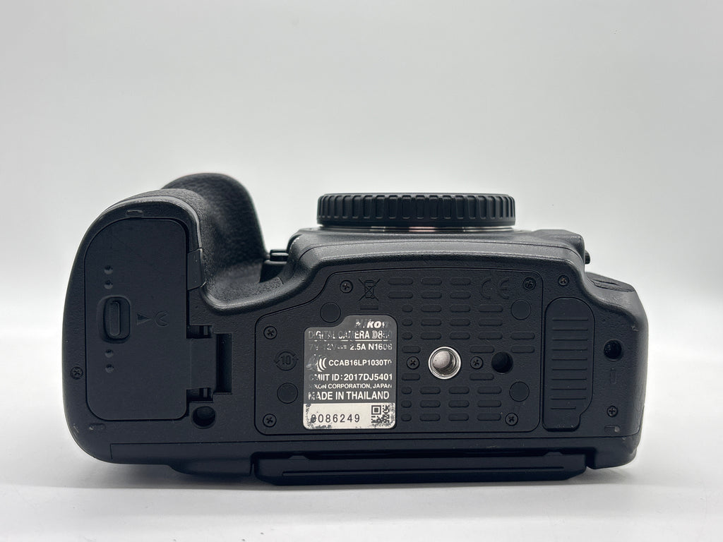 Nikon D850 Digital SLR Camera Black 45.7 MP - Used