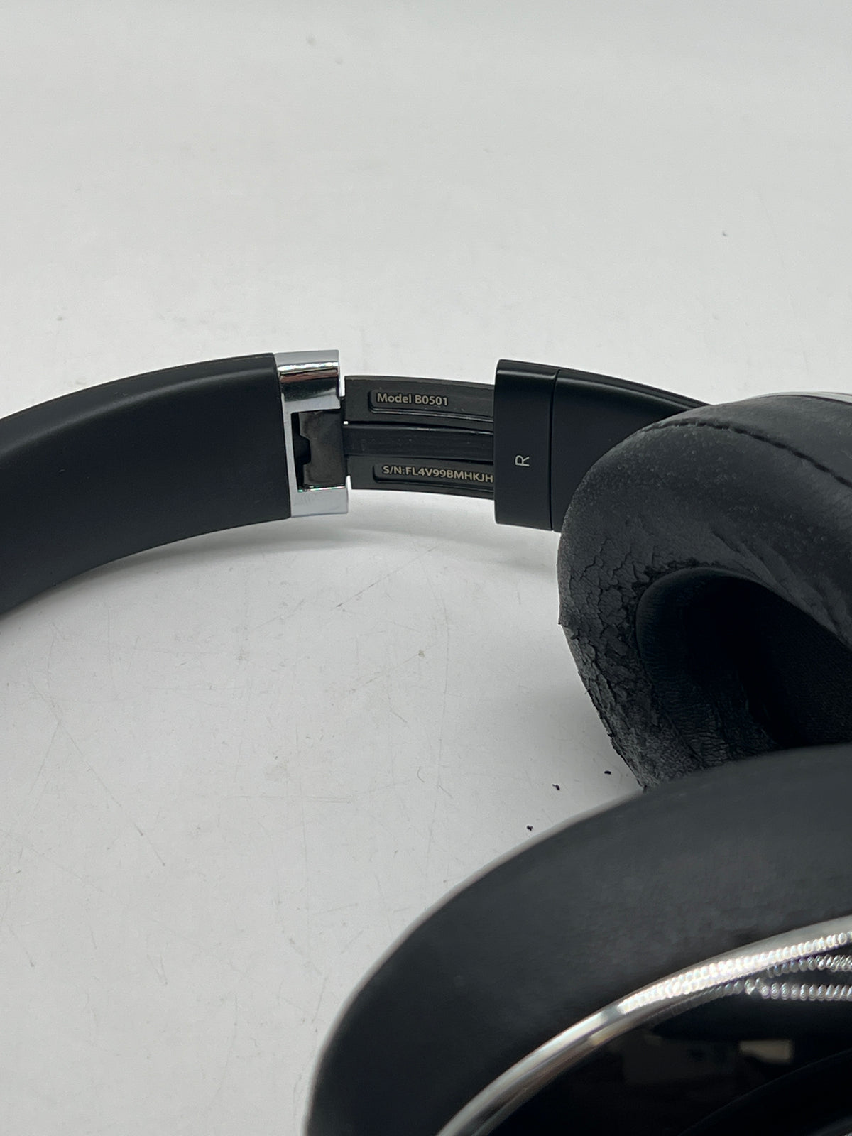 Beats Studio Wireless B0501 Over-Ear Headphones Black w/ Case - Used