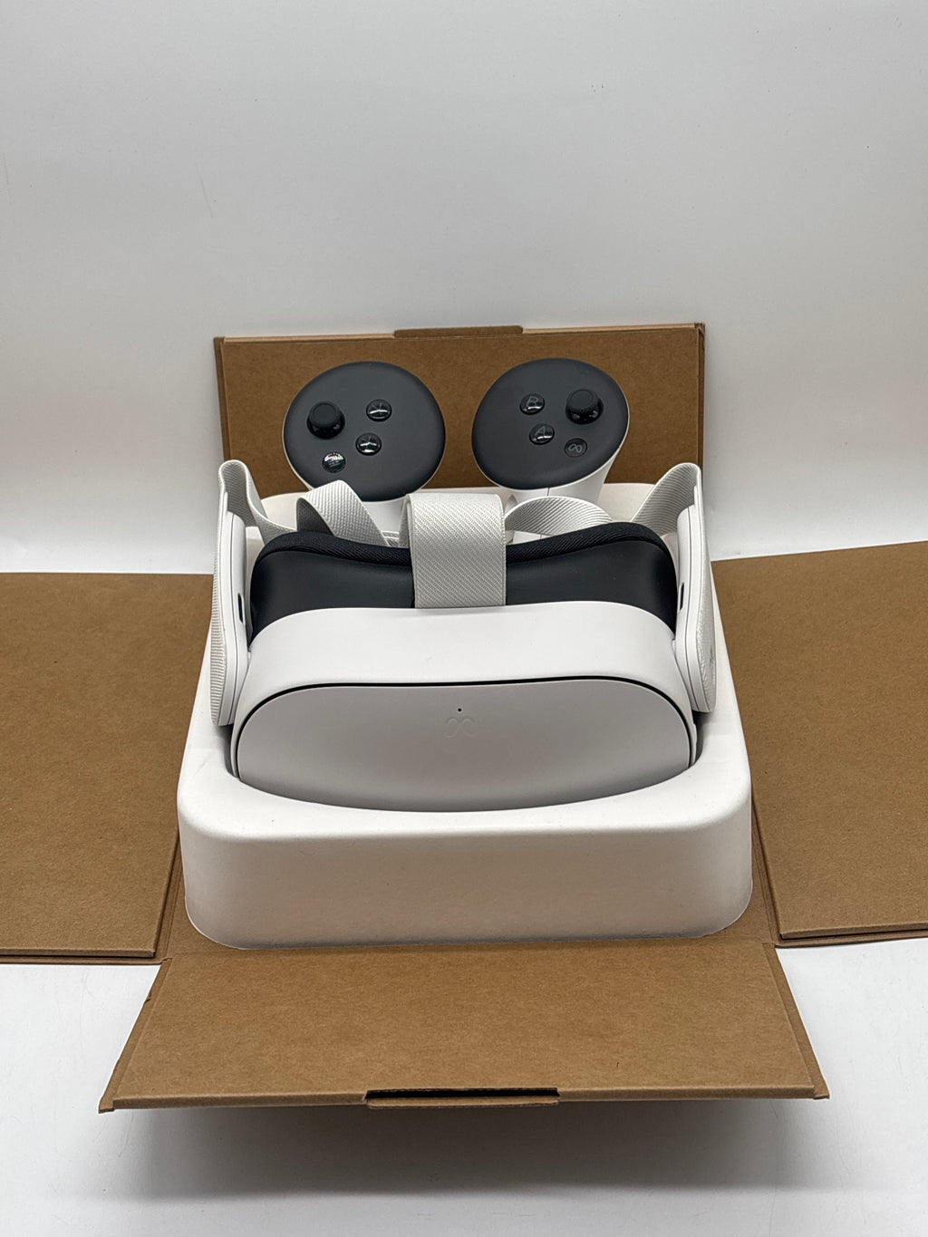 Meta Quest 3s 128GB Standalone VR Headset White - Used with Box