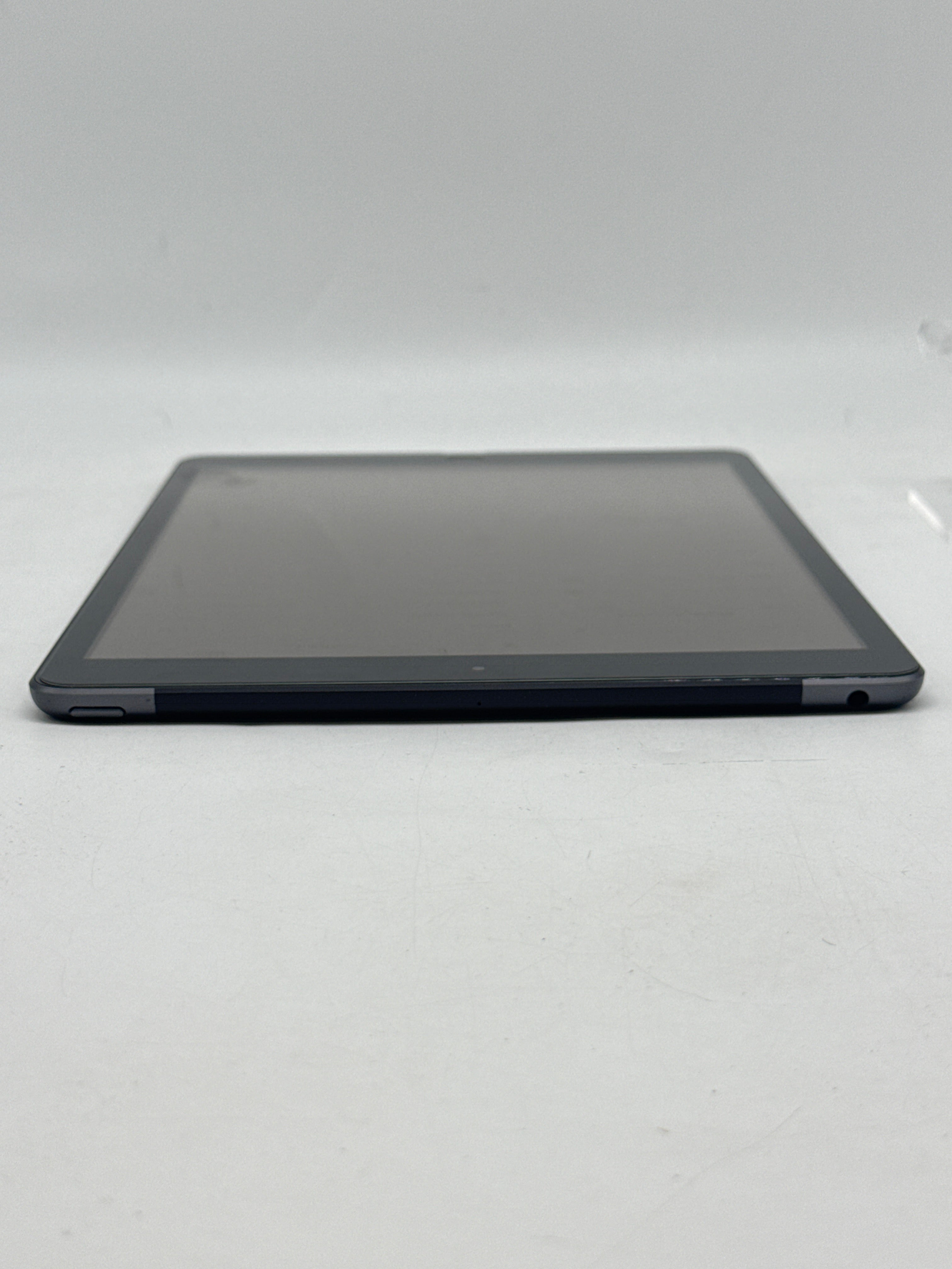 iPad 8th generation Wi-Fi + Cellular 32GB A2428 - Used