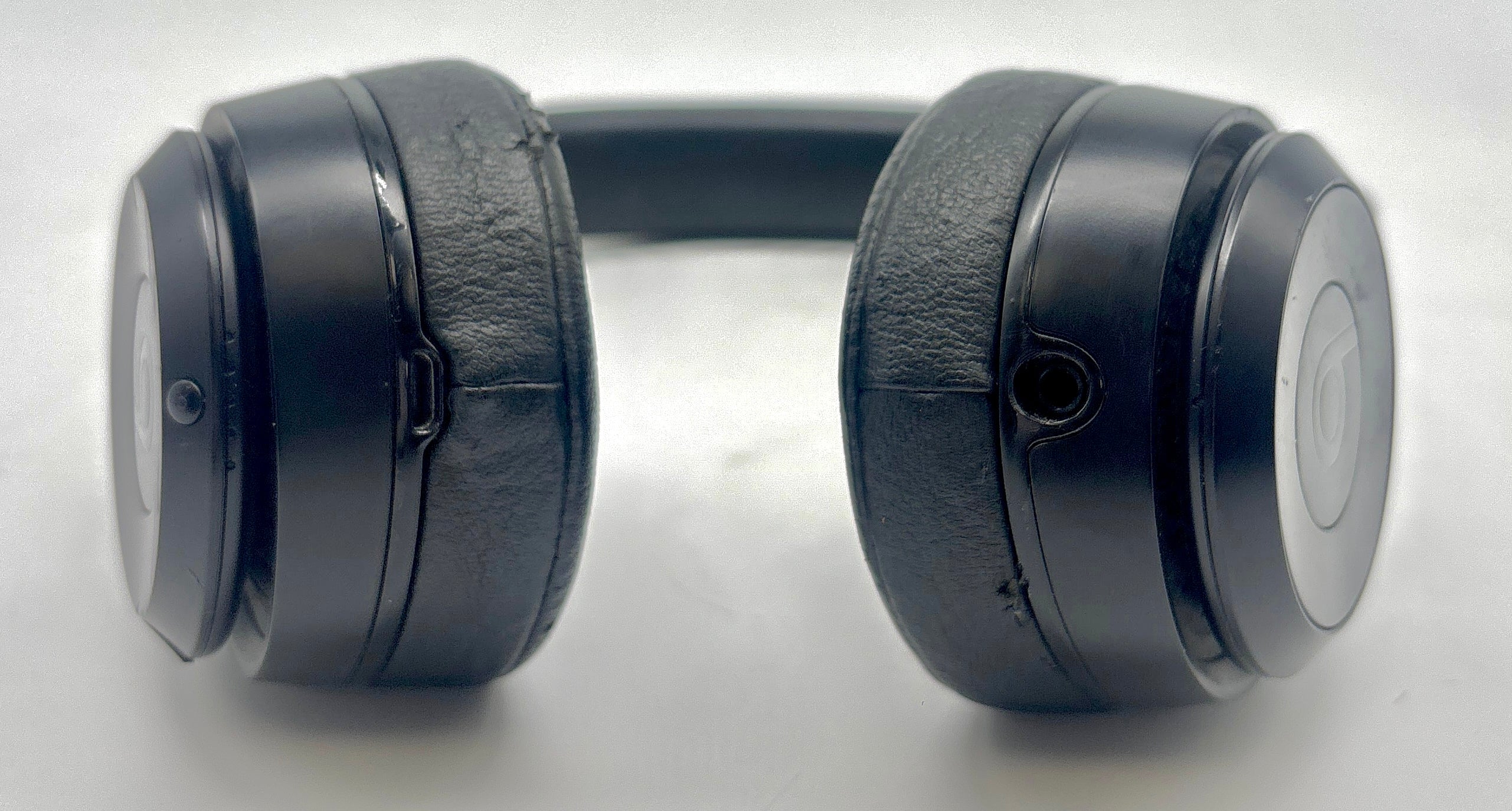 Beats Solo 3 Headphones Black - For Parts(No Power)