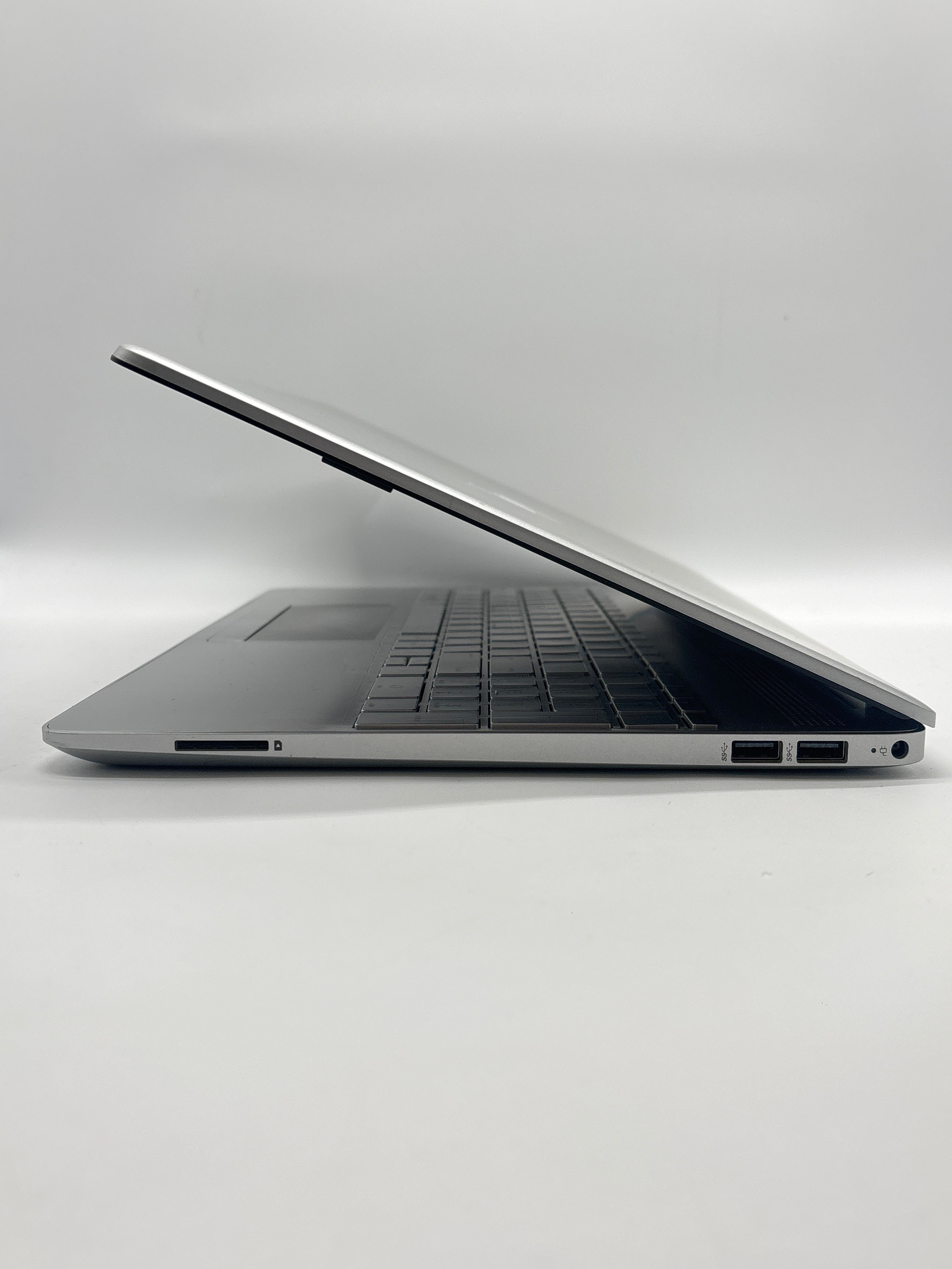 HP 15-dw3013dx i3-1115G4 8GB RAM 256GB SSD