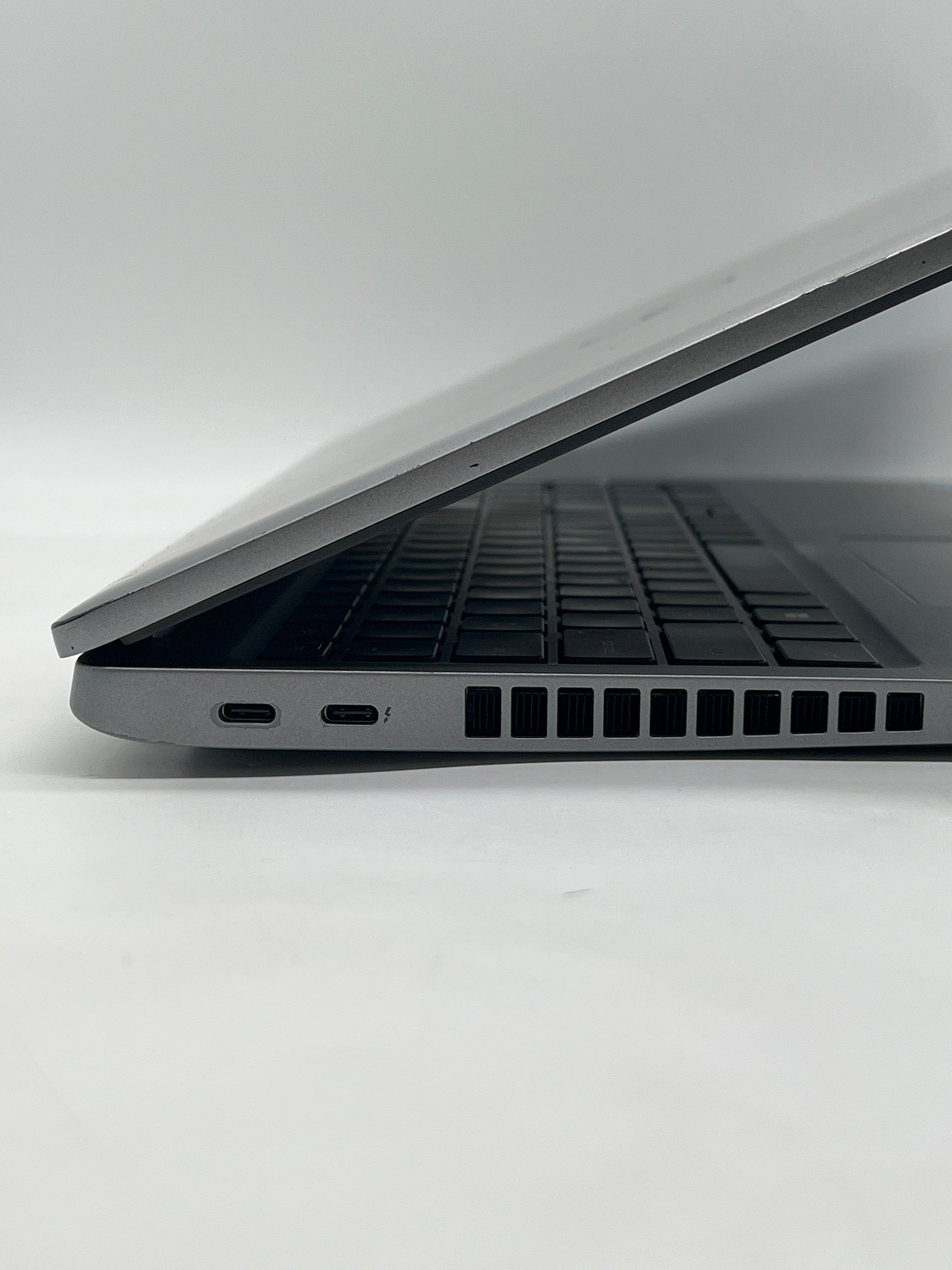 Dell Latitude 5520 15.6" i5-1145G7 16GB RAM 512GB SSD