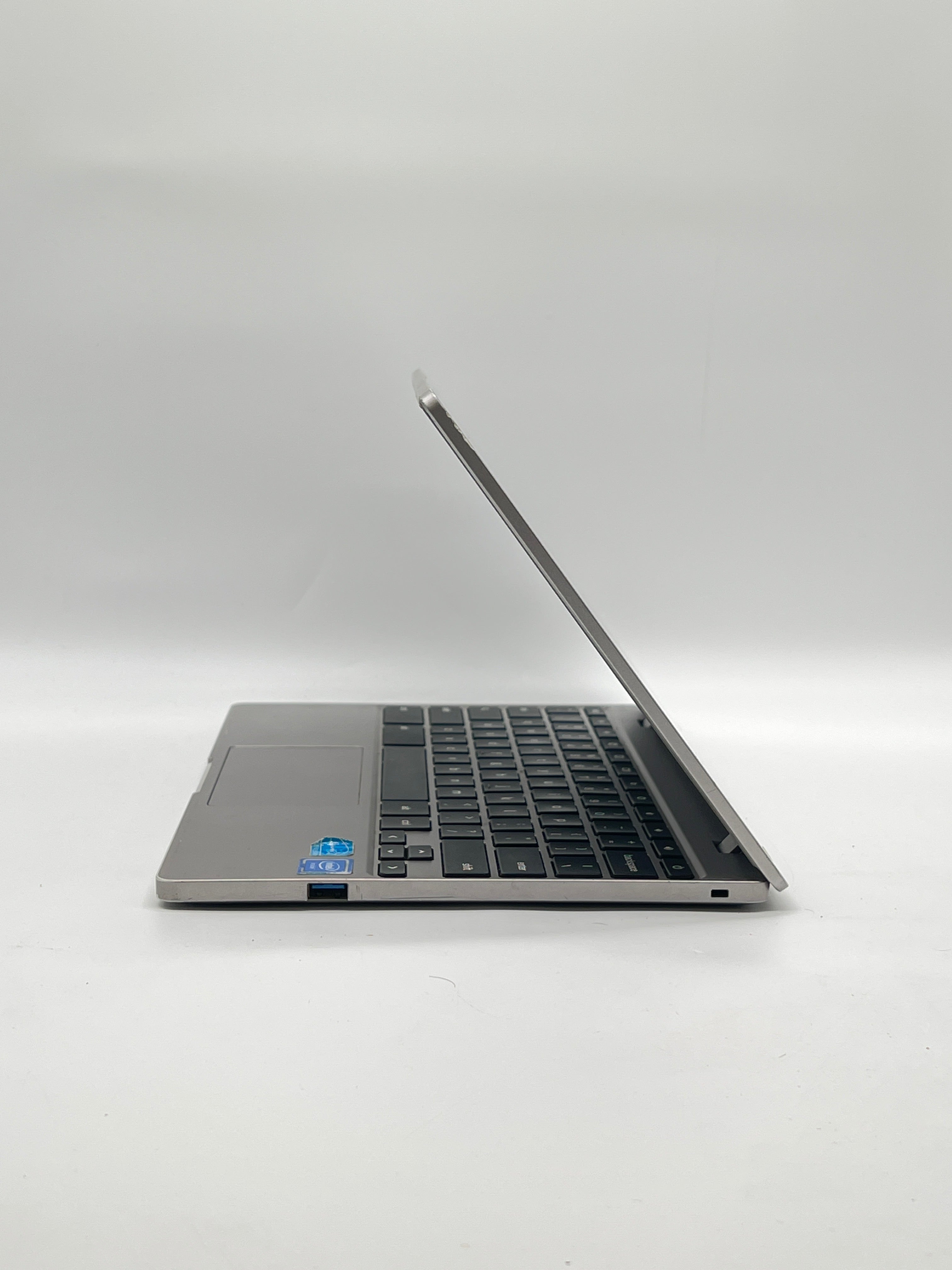 Samsung Chromebook XE350XBA Celeron 4GB RAM 32GB eMMC - For Parts