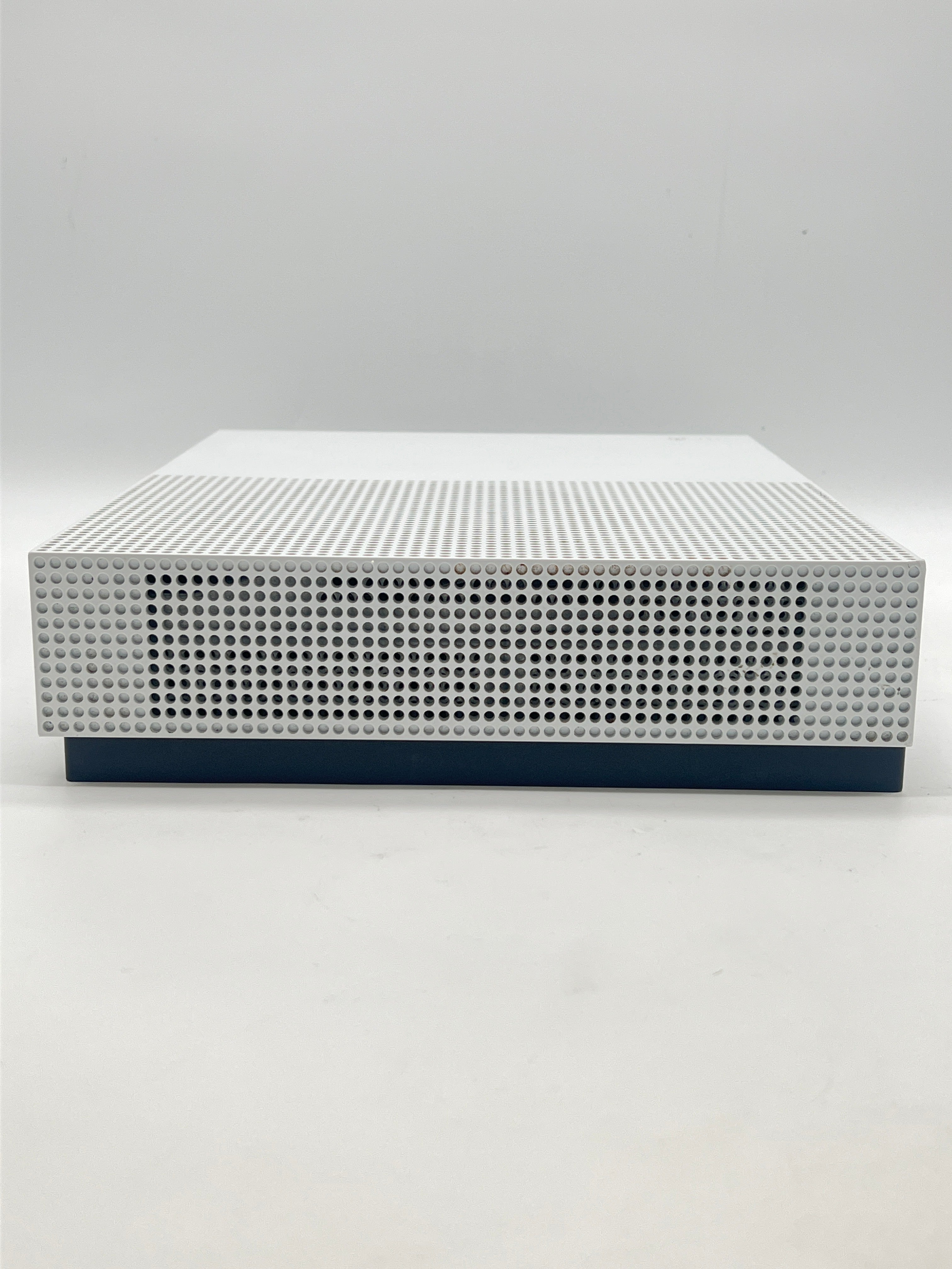 Microsoft Xbox One S 1TB Home Console (Model 1681) White - Used