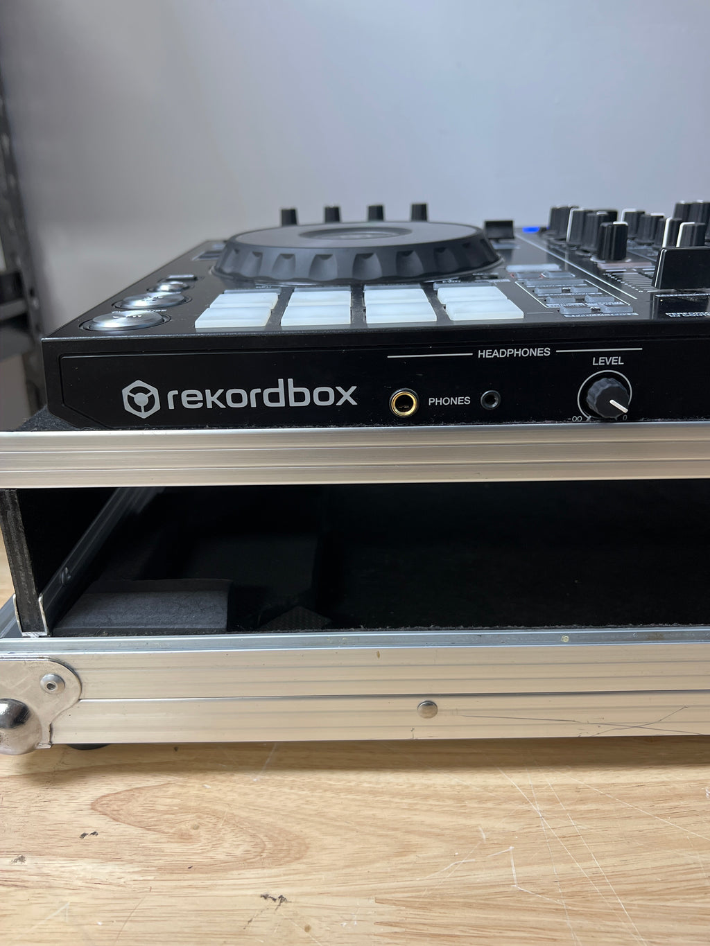 Pioneer DJ DDJ-RR 2-Channel Rekordbox Controller with Travel Case - For Parts (Broken Knob)