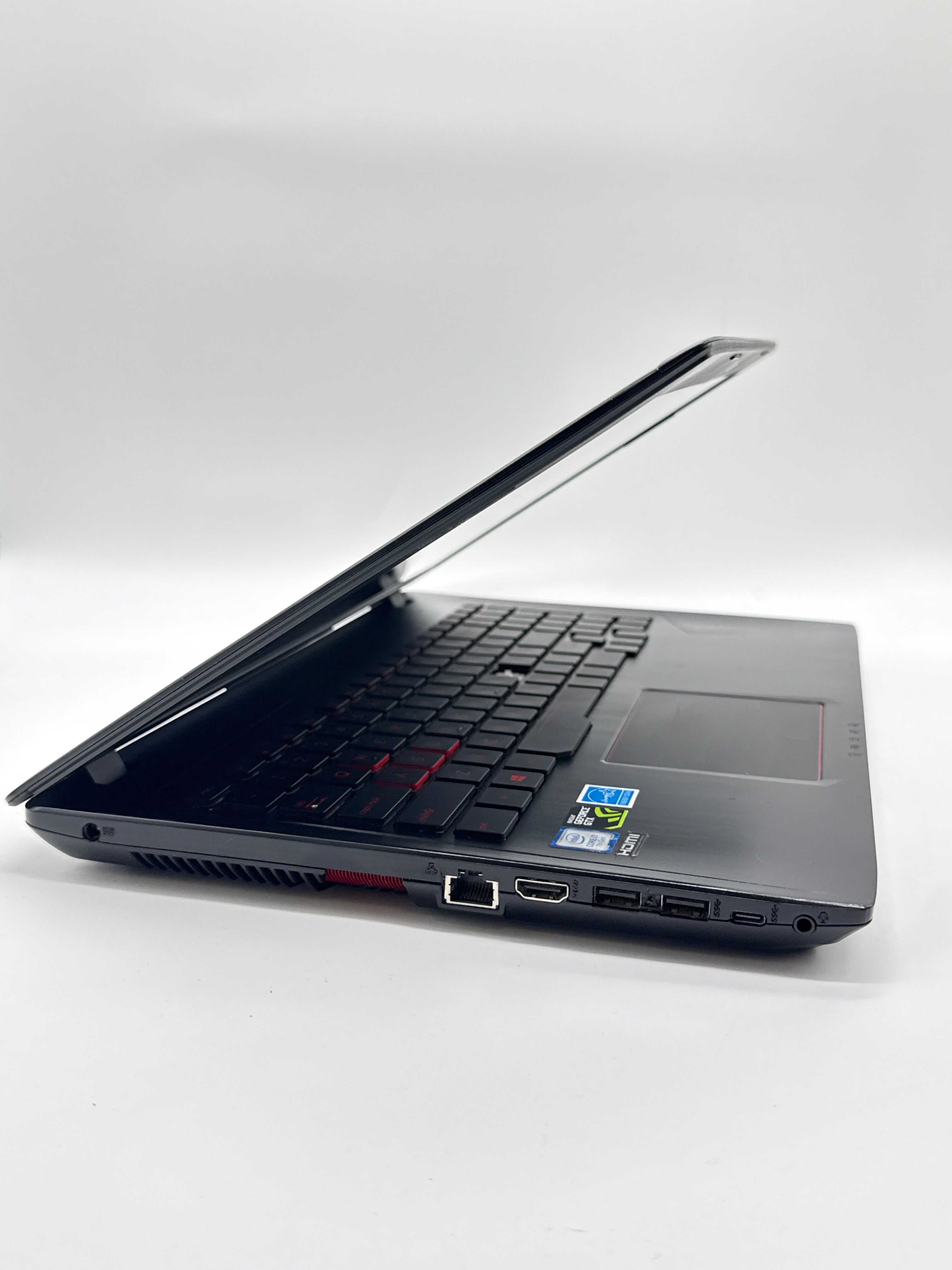Asus FX53V i7-7700HQ 8GB RAM 256GB SSD Black Laptop Broken (Read)