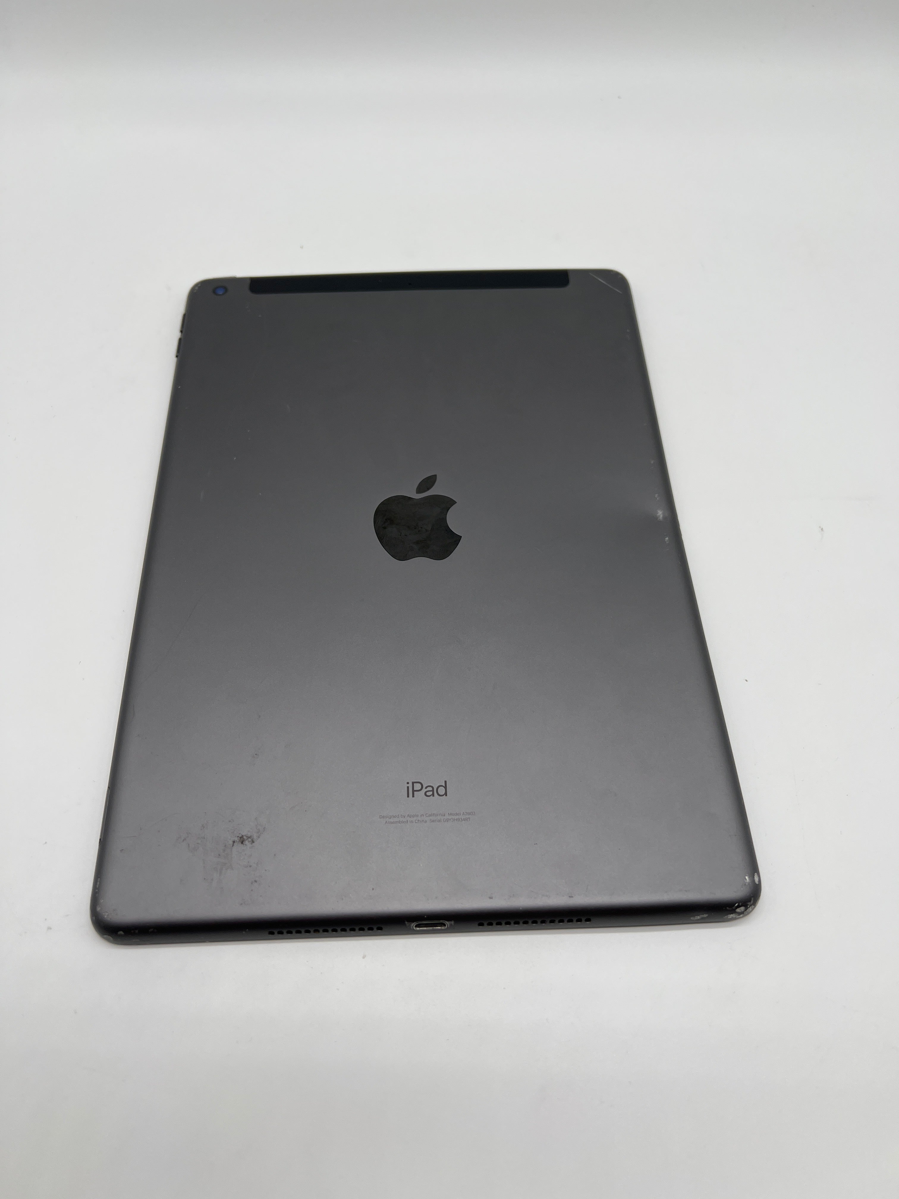 Apple iPad 9th Generation 10.2 in A2603 256GB Wi-Fi + Cellular Broken Screen Untested For Parts