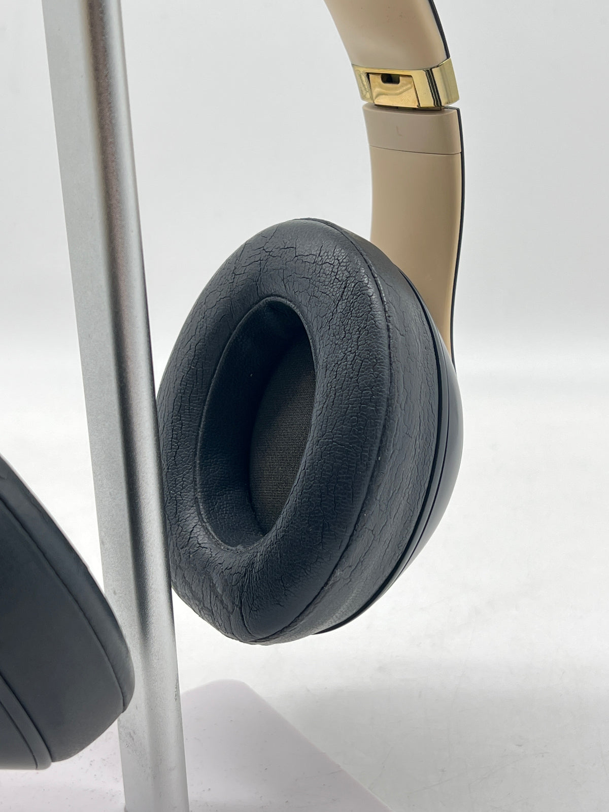 Beats Studio3 Wireless Over-Ear Bluetooth Headphones Blue