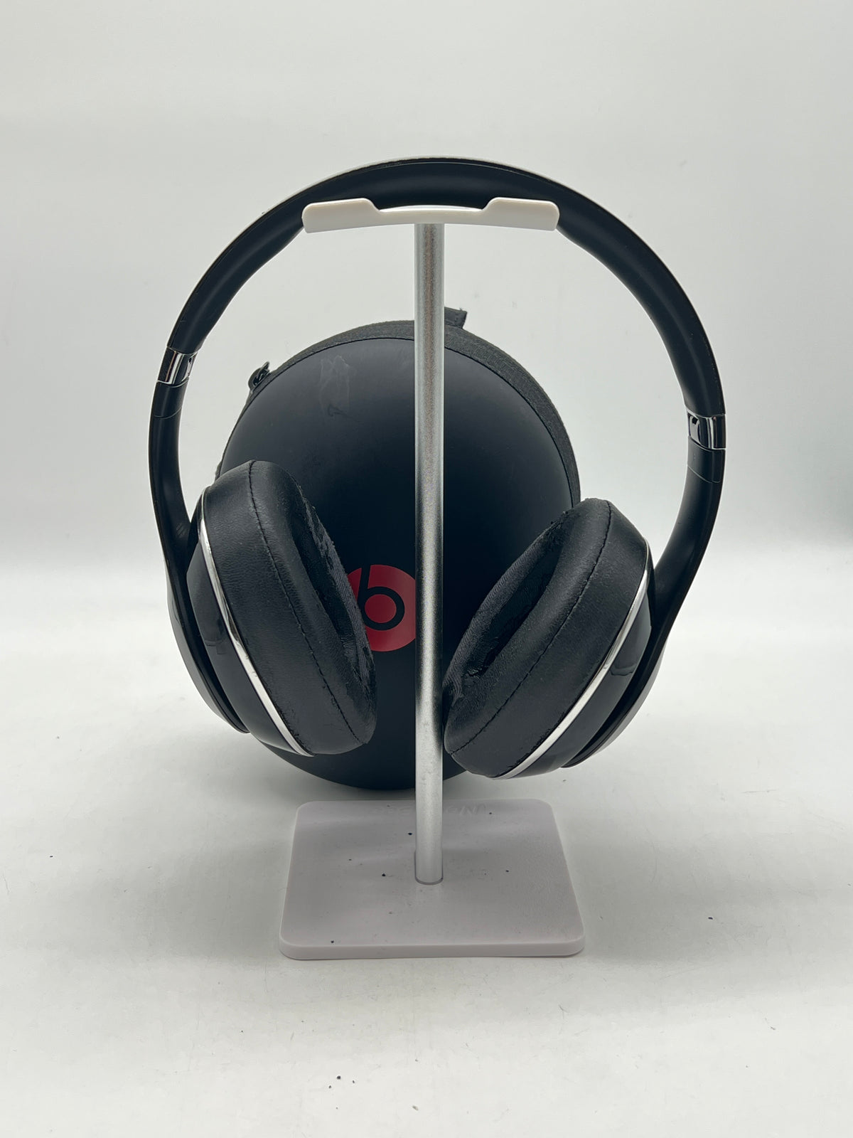 Beats Studio Wireless B0501 Over-Ear Headphones Black w/ Case - Used