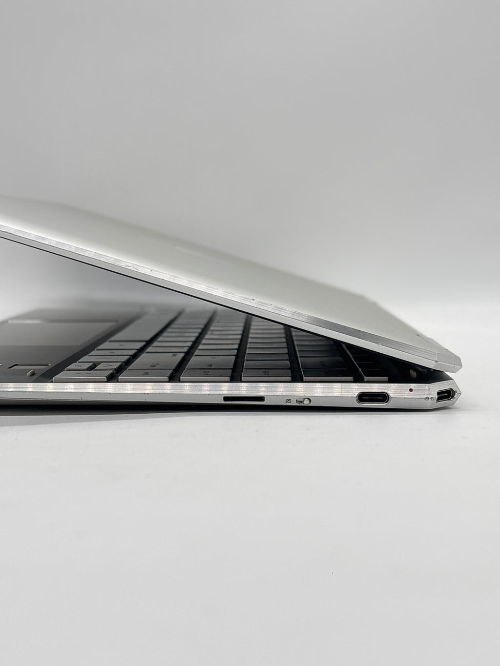 HP Spectre x360 13-aw0013dx i7-1065G7 8GB RAM 512GB SSD