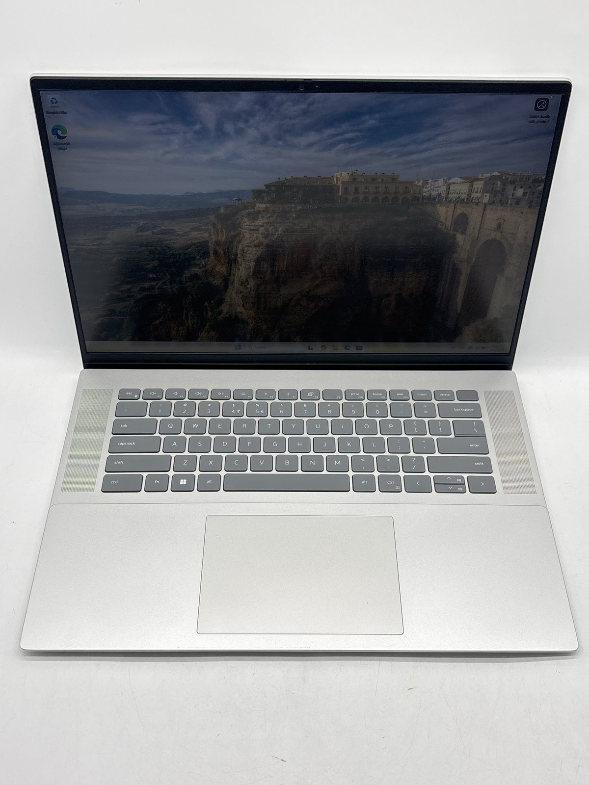 Dell Inspiron 16 5620 16" Intel Core i7-1255U 16GB RAM 512GB SSD MX570A Silver - Used