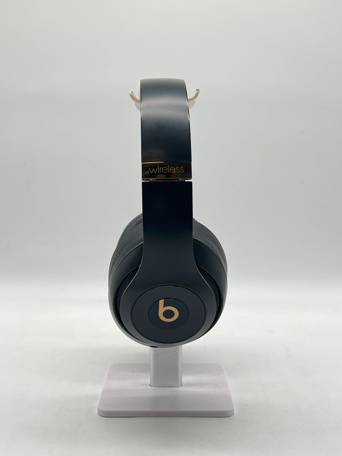 Beats Studio3 Wireless Over-Ear Bluetooth Headphones Blue
