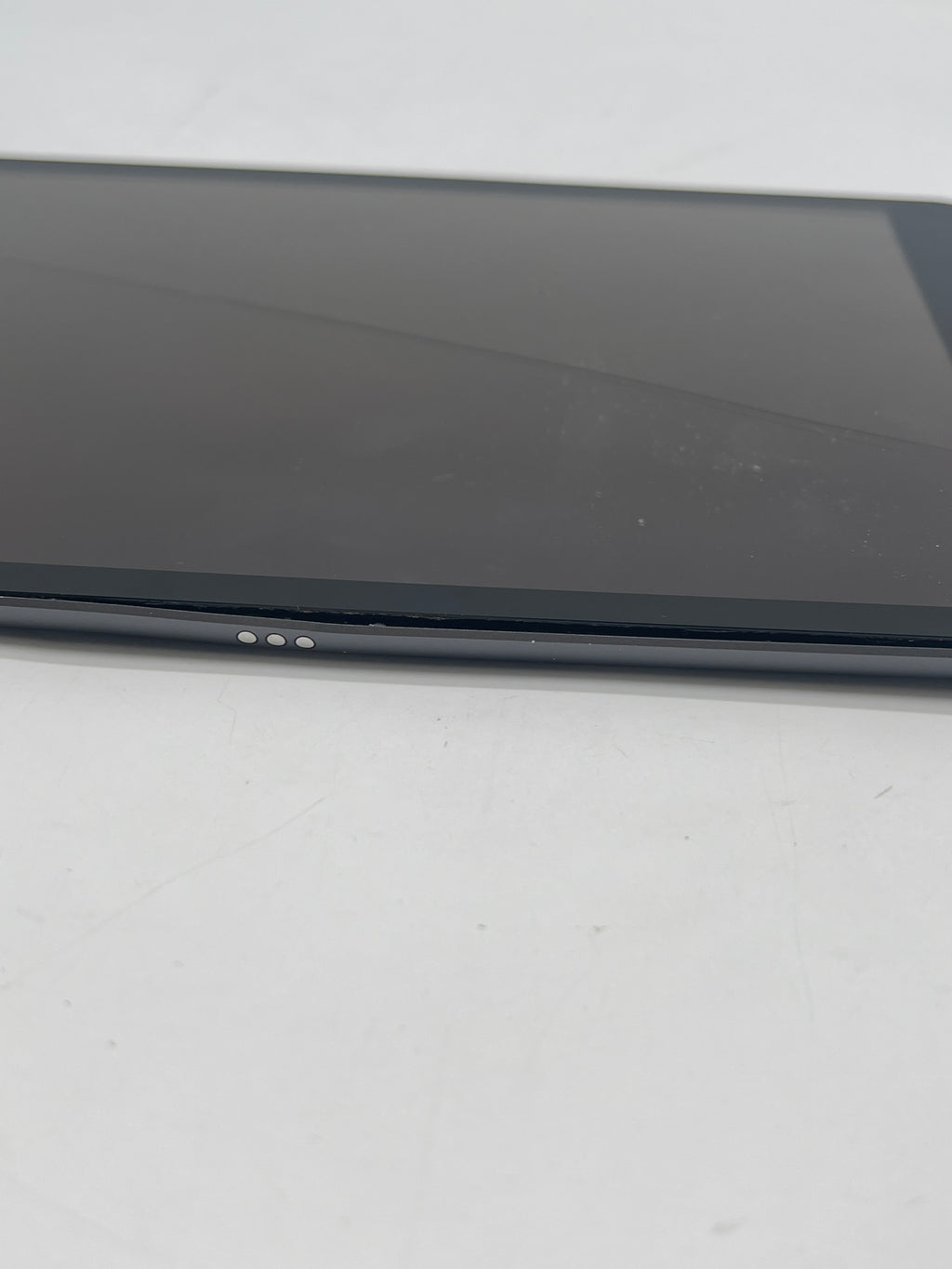 Apple iPad 9th Gen A2602 64GB Wi-Fi - Cracked Screen And Dents