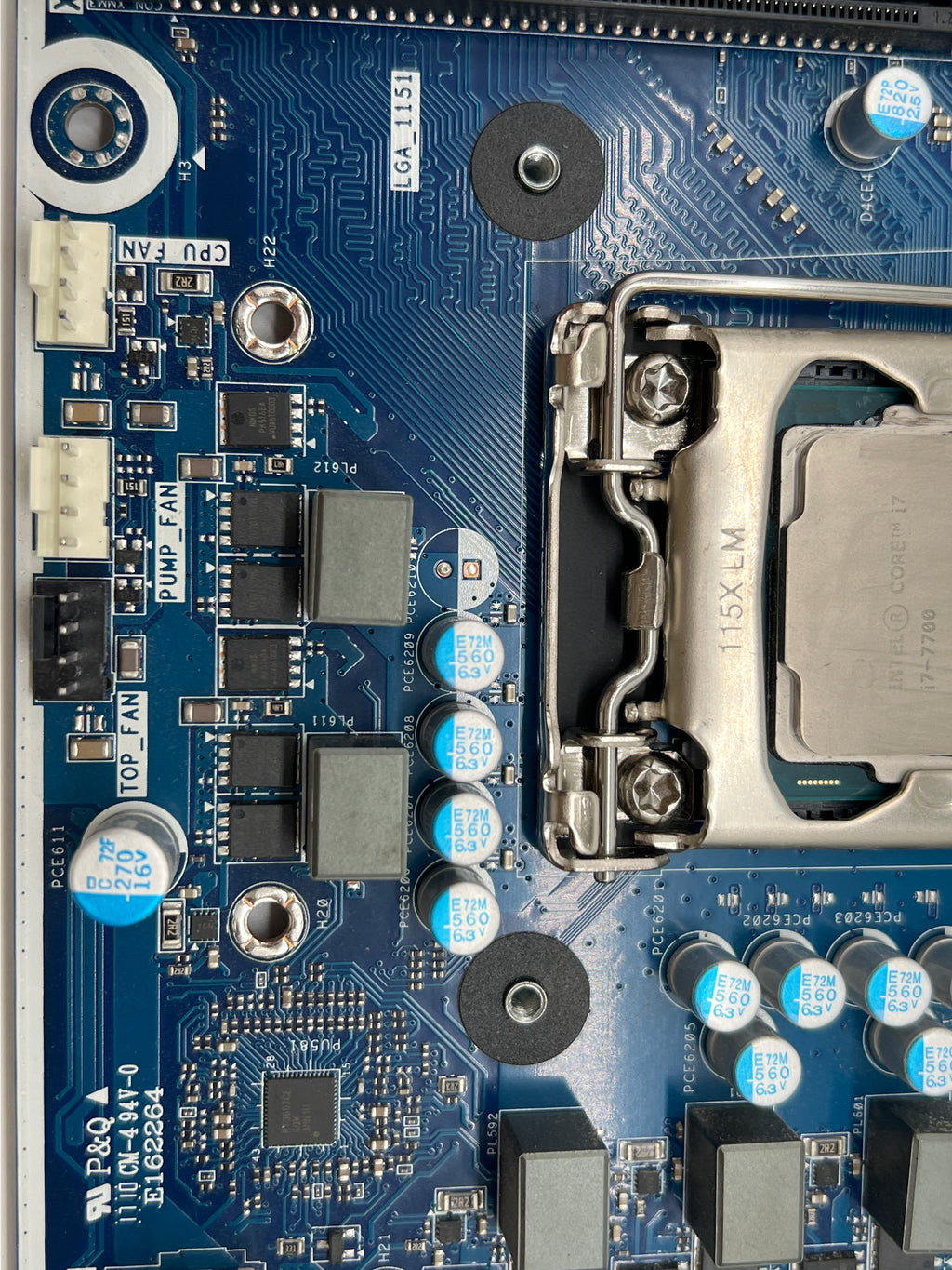 Dell Alienware Aurora R6 IPKBL-SC DDR4 LGA1151 mATX with Intel Core i7-7700 - For Parts