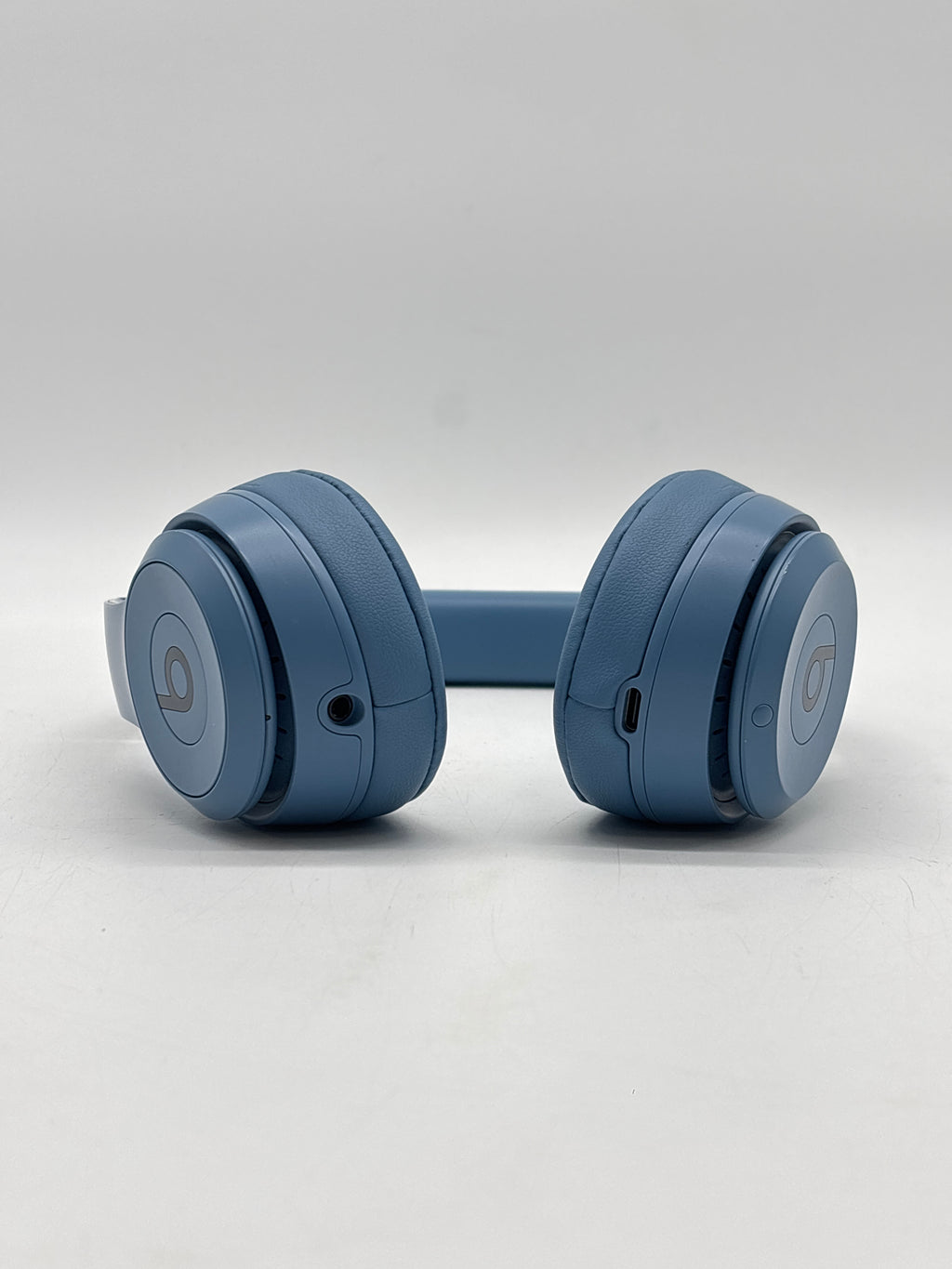 Beats Solo 4 Over-Ear Bluetooth Headphones Light Blue A3140