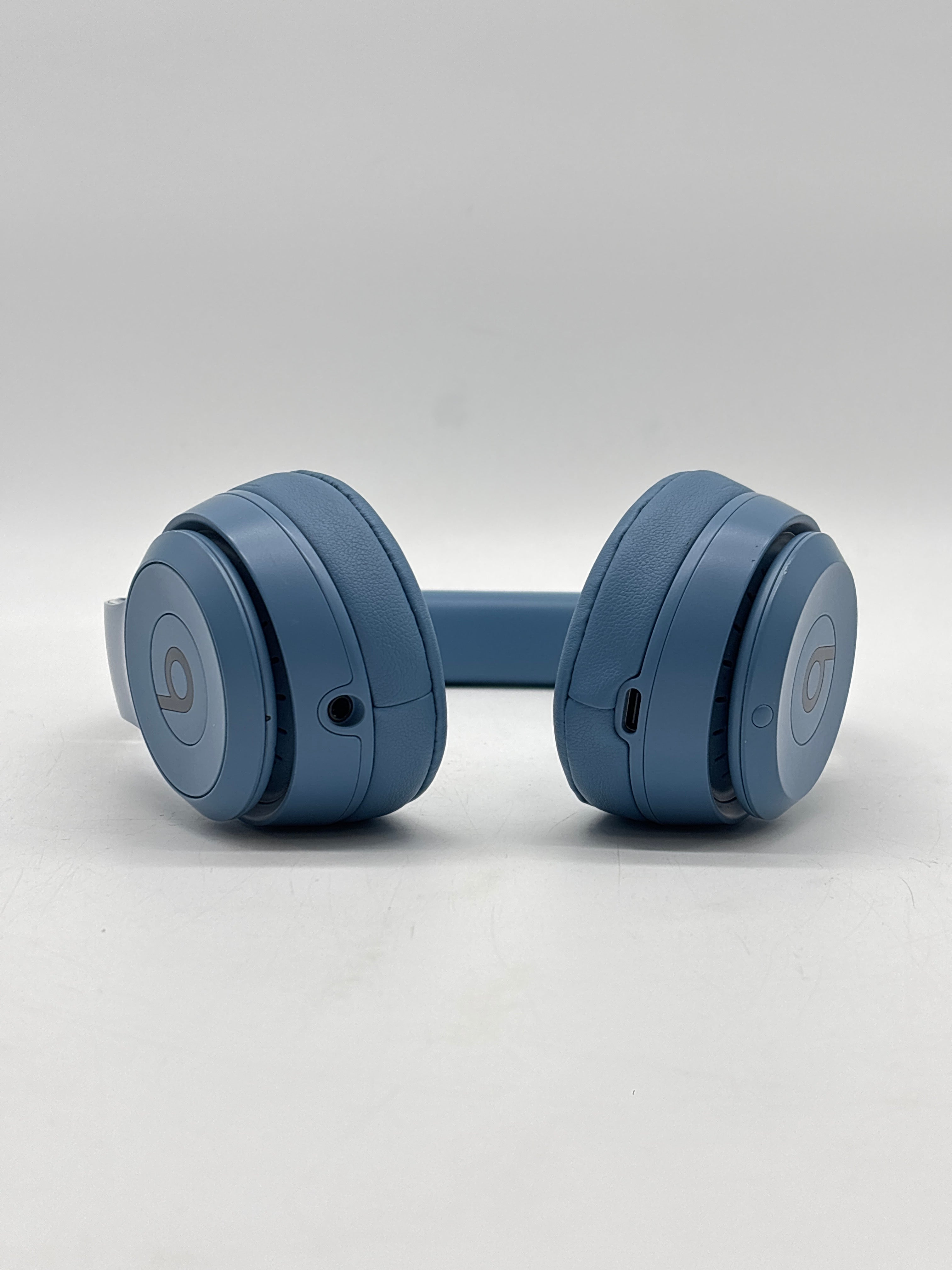 Beats Solo 4 Over-Ear Bluetooth Headphones Light Blue A3140