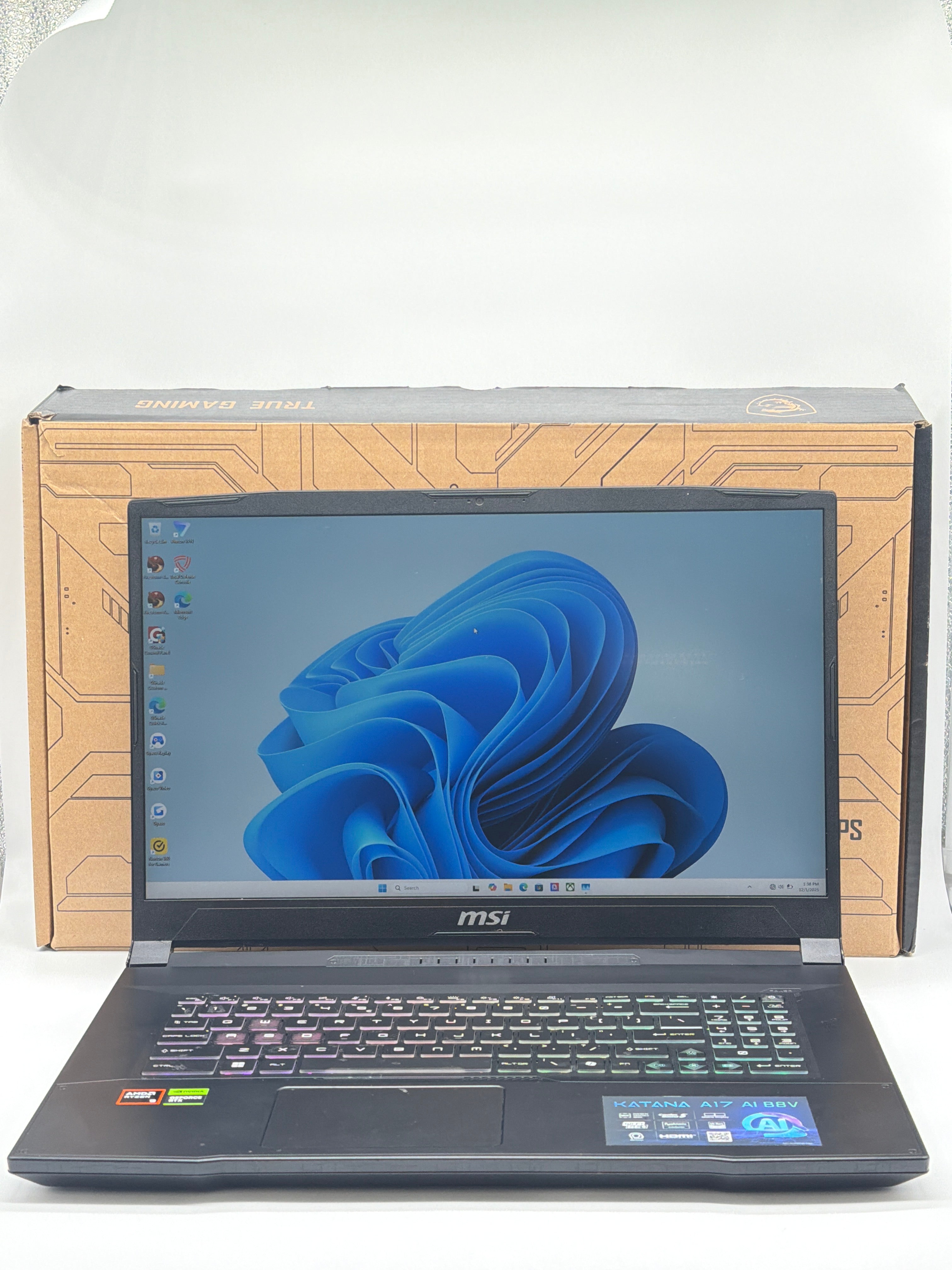 MSI Katana A17 AI B8VE Ryzen 9 8945HS 32GB 1TB RTX 4050 W/ Box and Charger